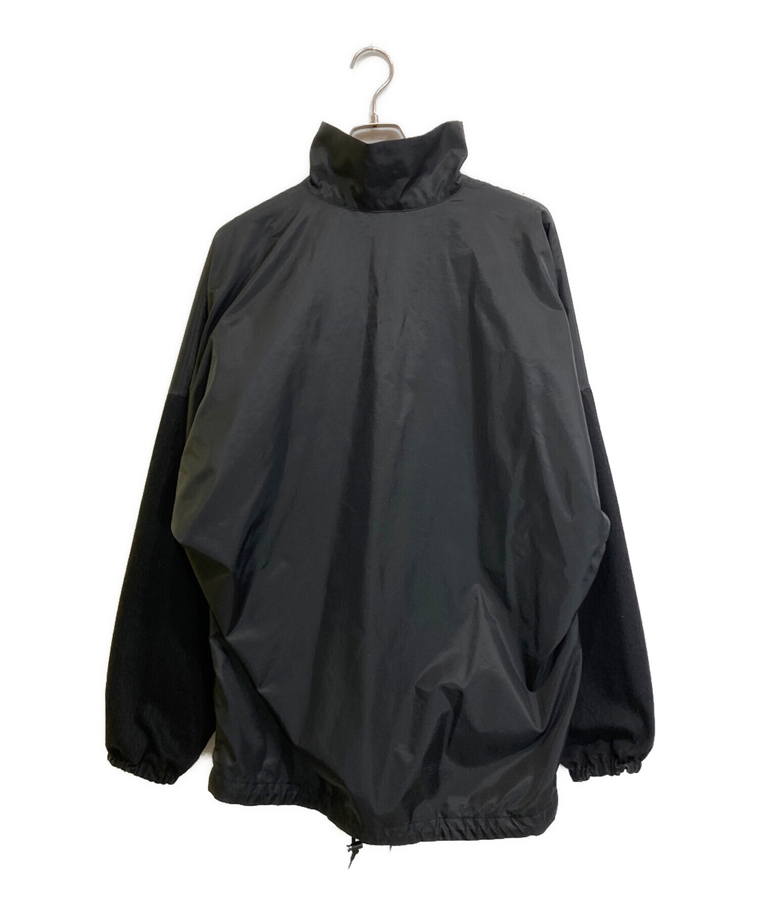 BALENCIAGA ナイロンジャケット ブラック/ホワイトM BALENCIAGA（ナイロンジャケット）のフリマアイテム一覧