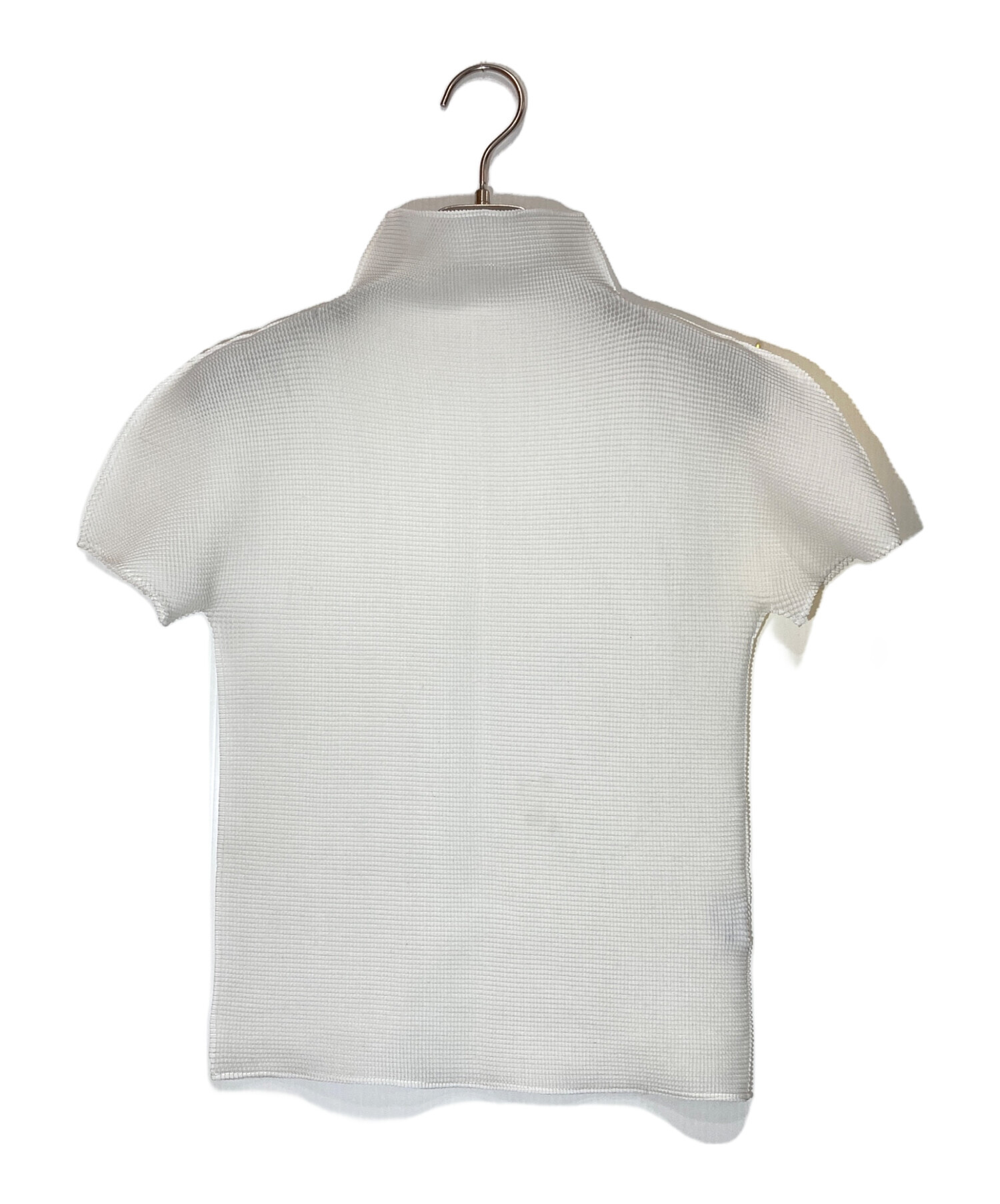 Me by ISSEY MIYAKE ハイネック半袖トップス 白 中古・古着通販】me ISSEY MIYAKE (ミーイッセイ ミヤケ) ハイネック