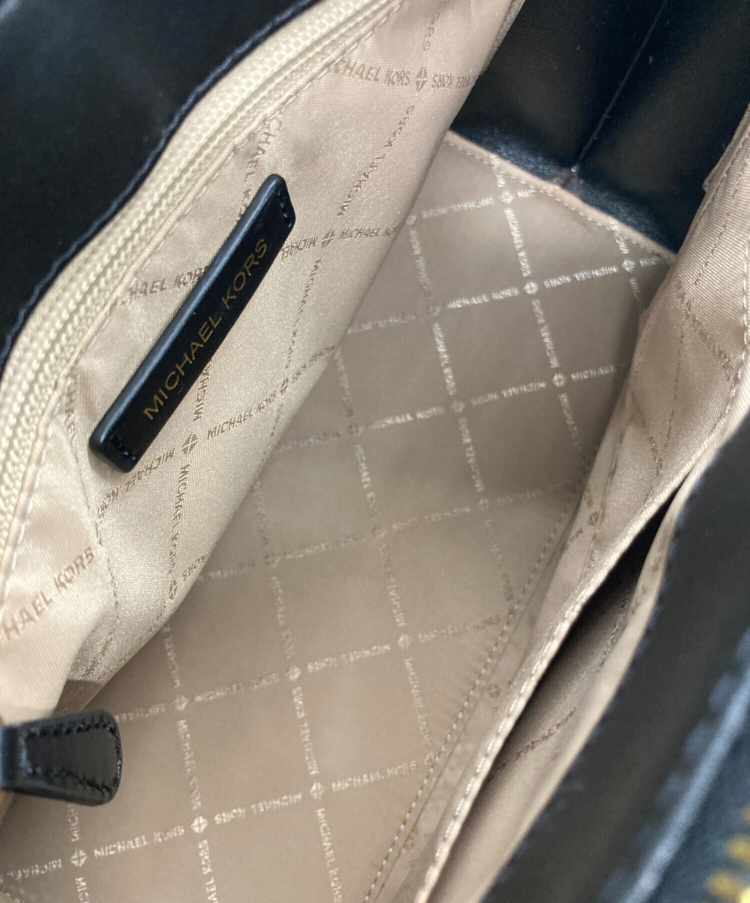 中古・古着通販】MICHAEL KORS (マイケル・コース) エミリアサッチェル