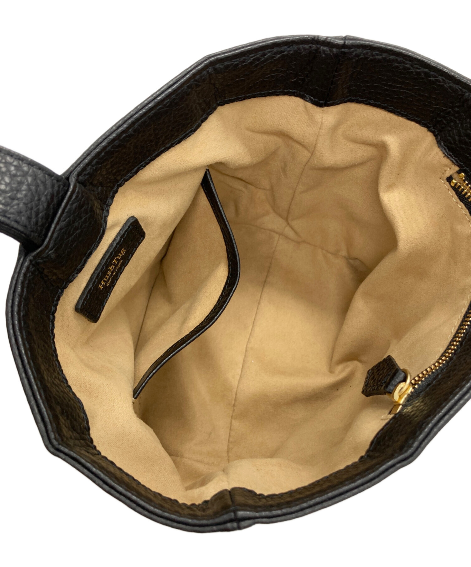 中古・古着通販】HushTug (ハッシュタグ) 巾着レザーバッグ ブラック