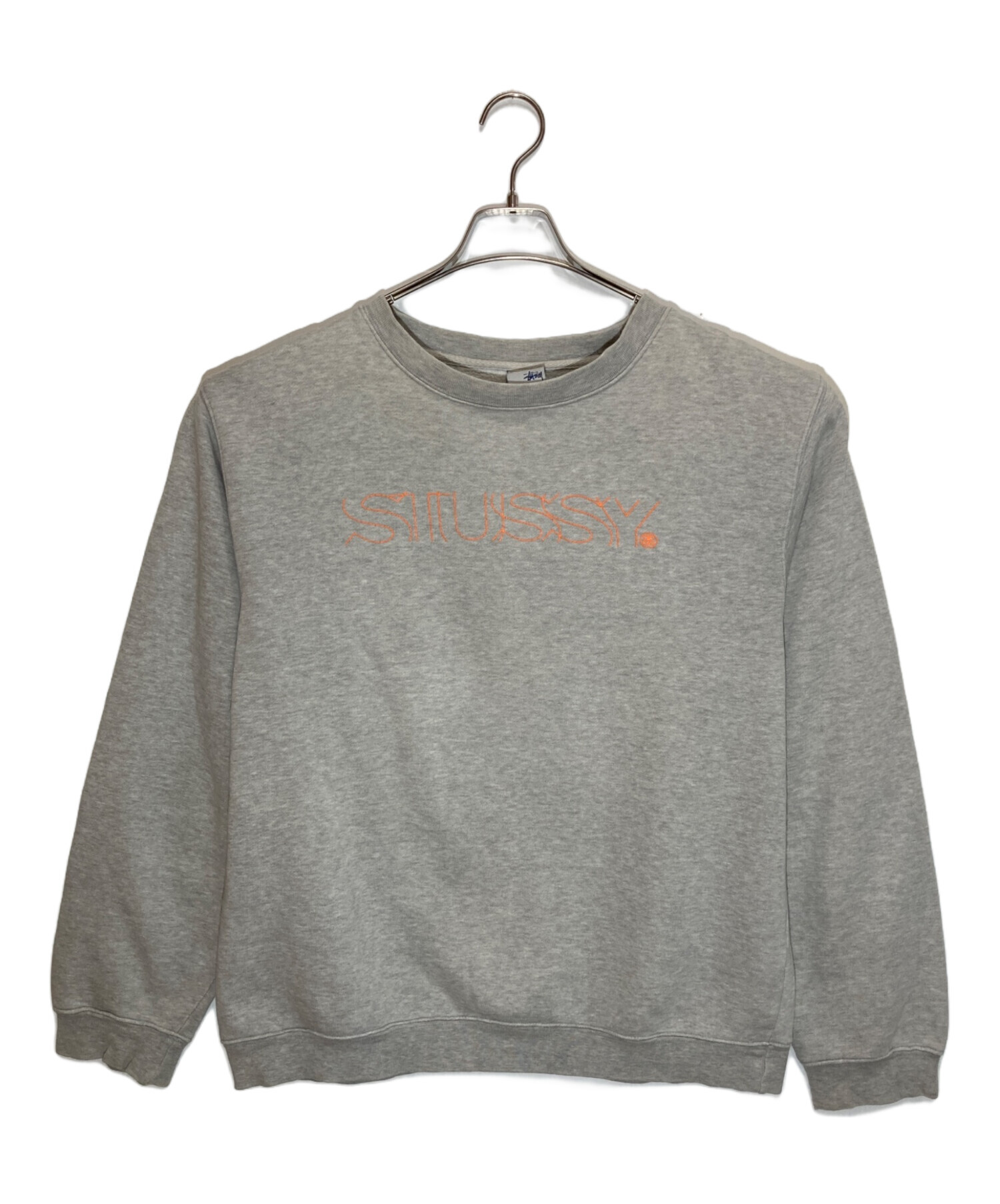 STUSSY ロゴスウェット グレー/オレンジ 中古・古着通販】stussy (ステューシー) クルーネックスウェット