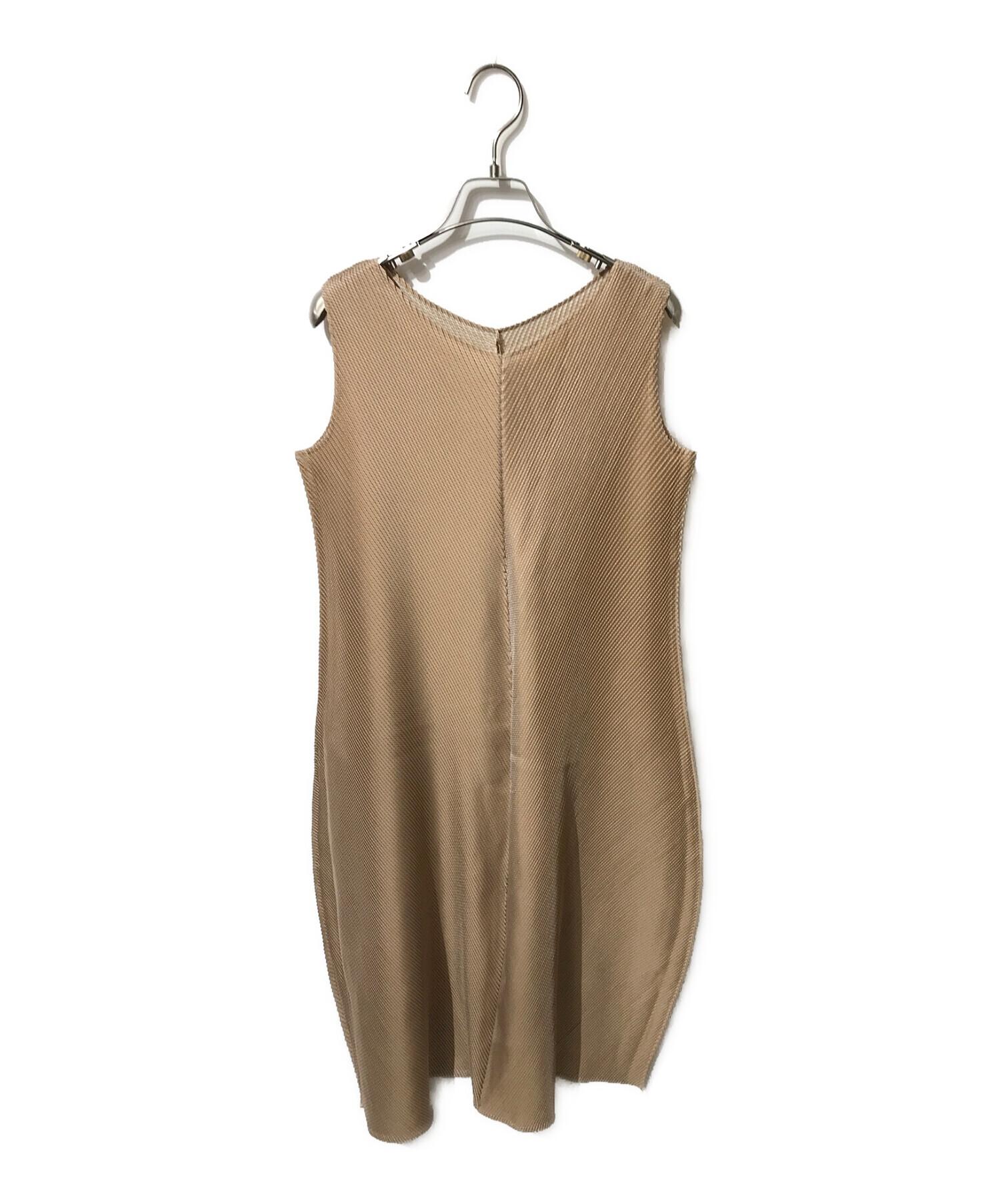 ISSEY MIYAKE ベージュ プリーツ ノースリーブ