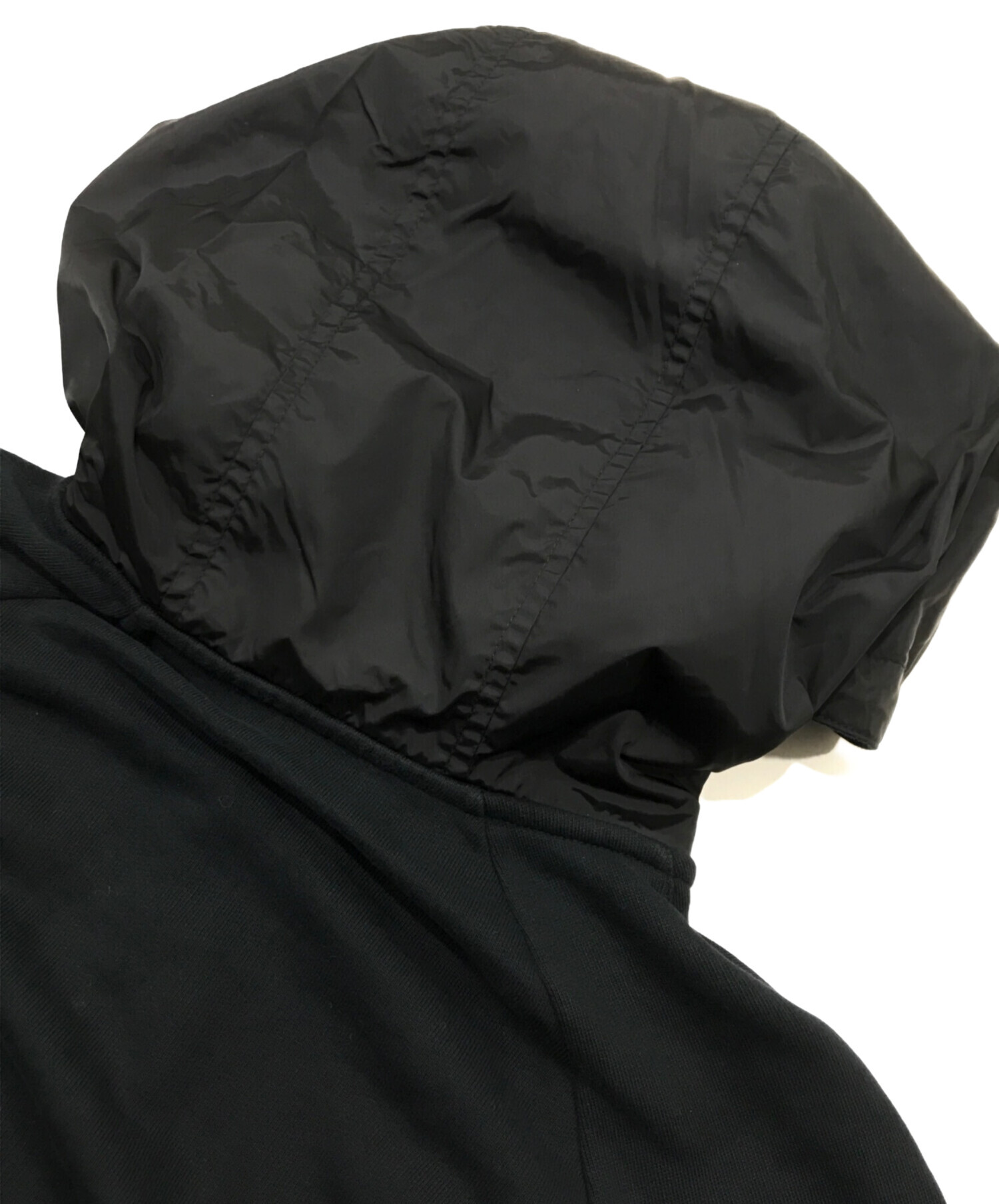 PRADA　ナイロンパーカー　コート　未使用 中古・古着通販】PRADA (プラダ) フードナイロンパーカー