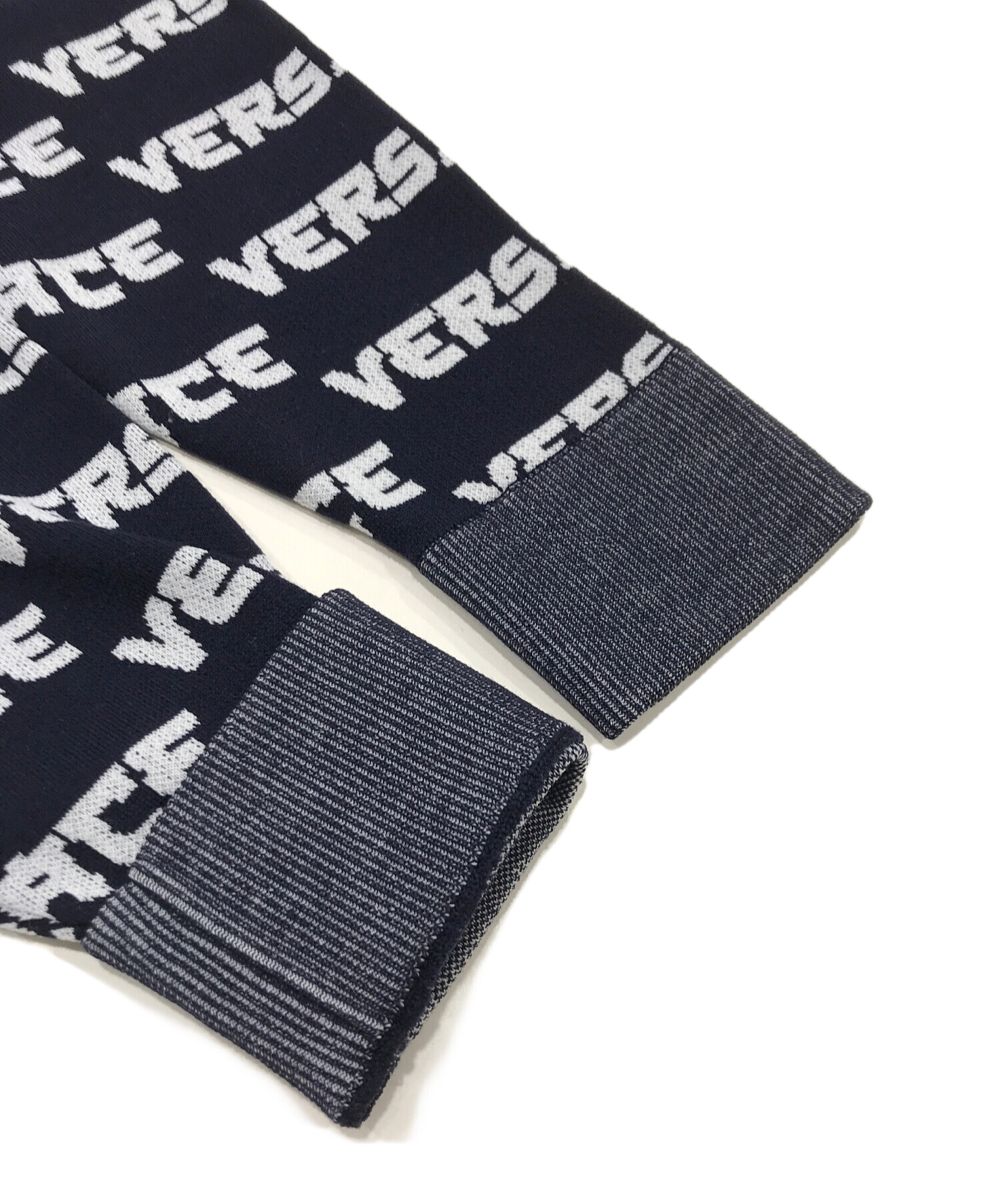中古・古着通販】VERSACE (ヴェルサーチ) ボーダーロゴニット ネイビー