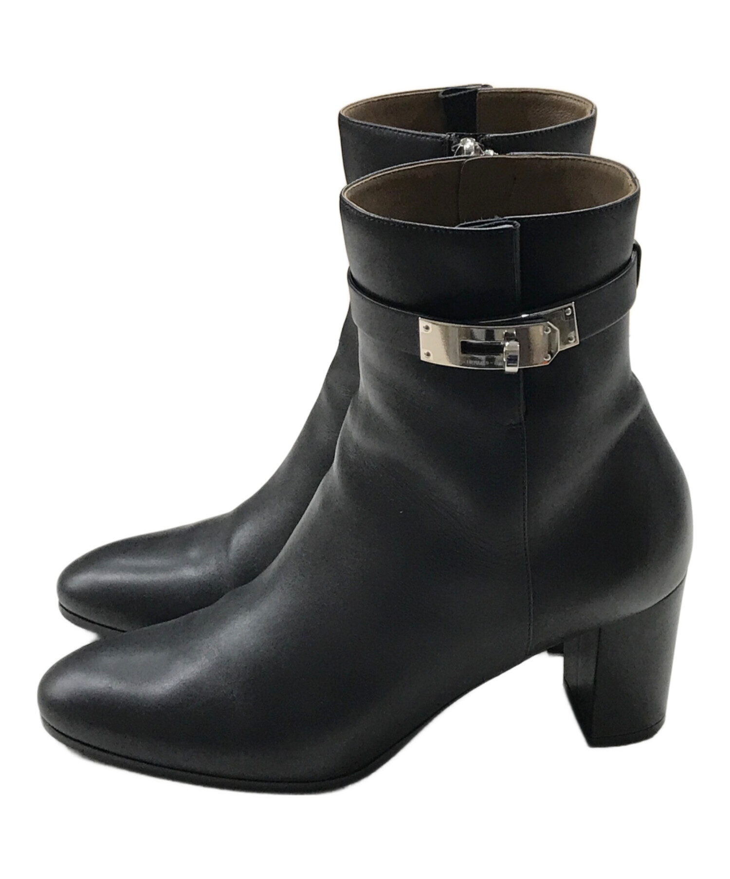 エルメス　黒 レザー ブーツ ベルト付き エルメス 黒 レザー ブーツ ベルト付き