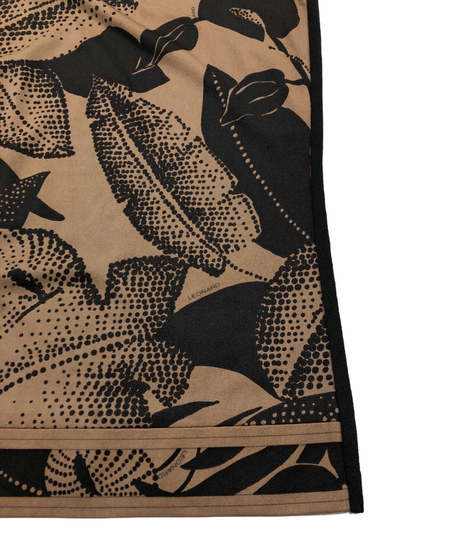 LEONARD 黒 半袖カーディガン　サイズ42 LEONARD 黒 半袖カーディガン サイズ42 LEONARD 黒 半袖