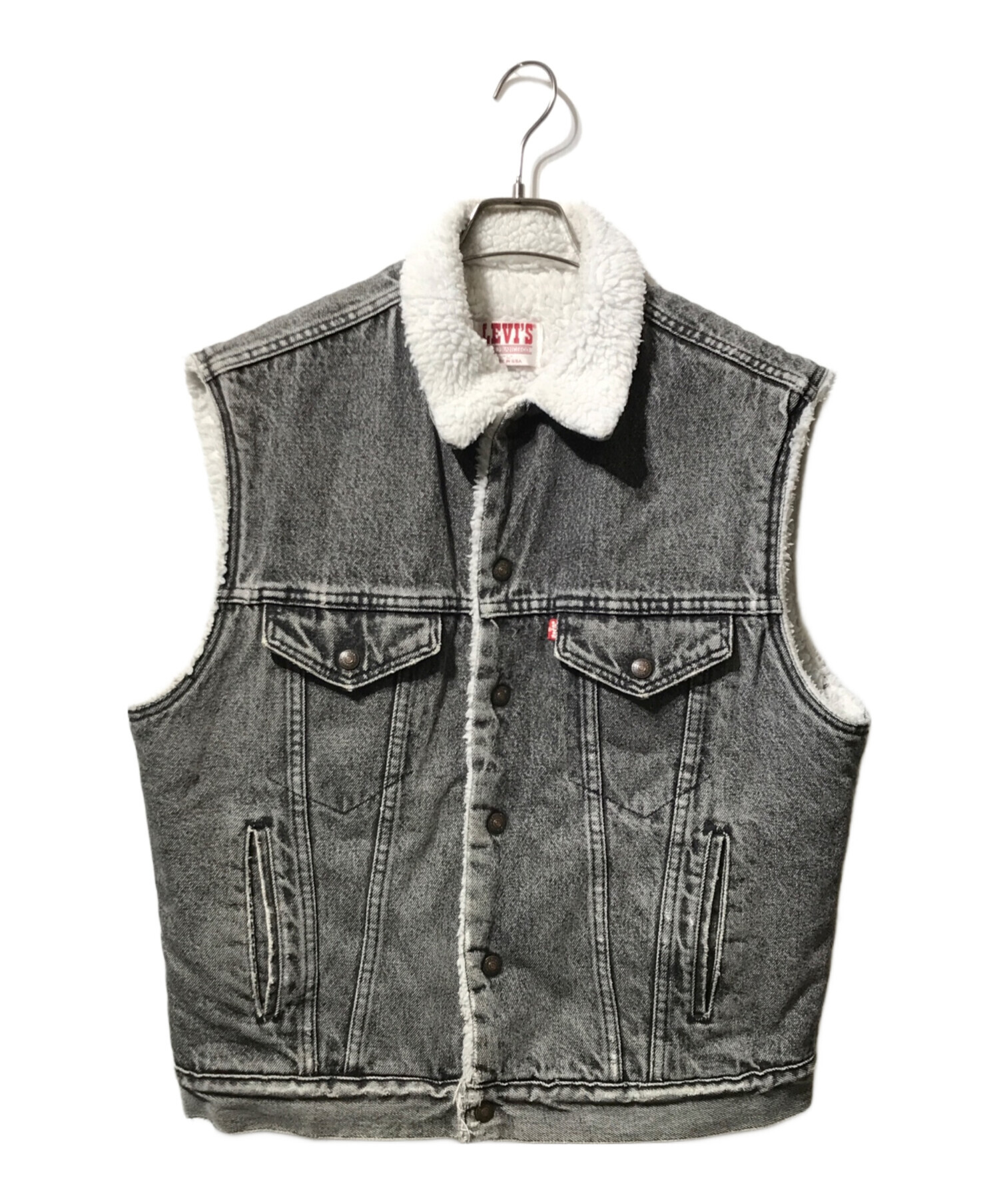 中古・古着通販】LEVI'S (リーバイス) ボアベスト グレー サイズ:L 中古・古着通販】LEVI'S (リーバイス) ボアベスト グレー サイズ:L