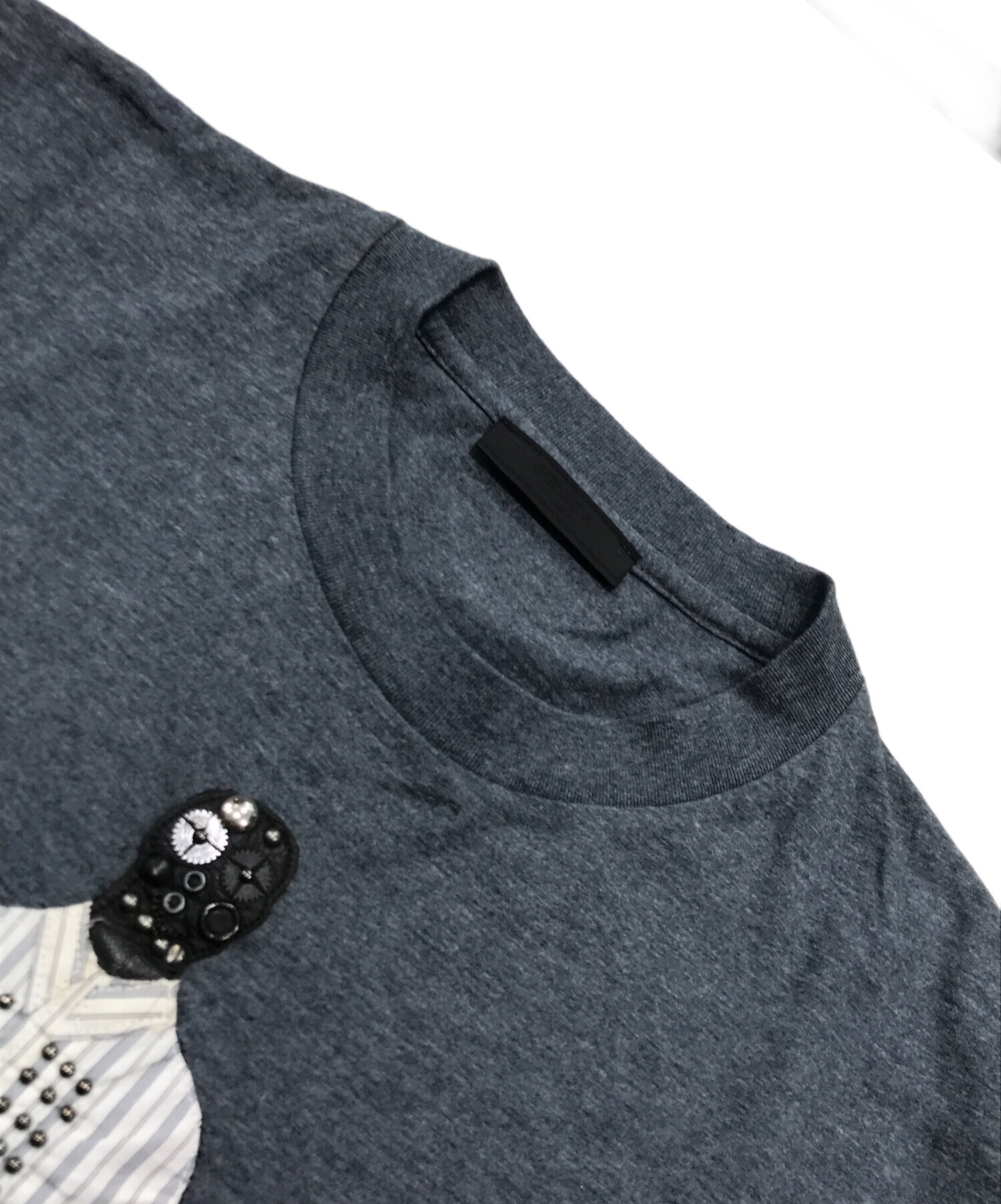 中古・古着通販】PRADA (プラダ) スタッズ付きアップリケTシャツ/半袖