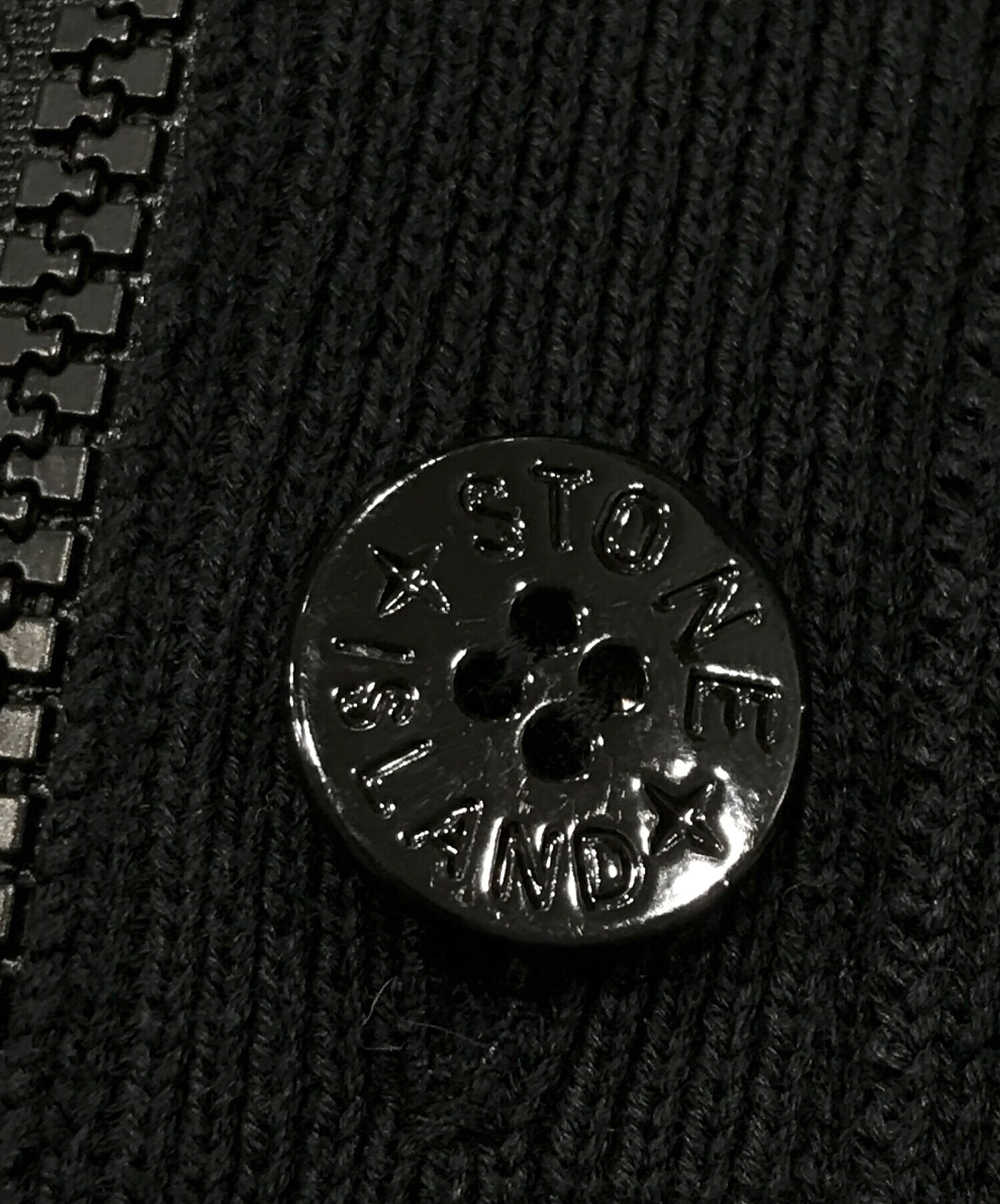 中古・古着通販】STONE ISLAND (ストーンアイランド) Vネックジップ