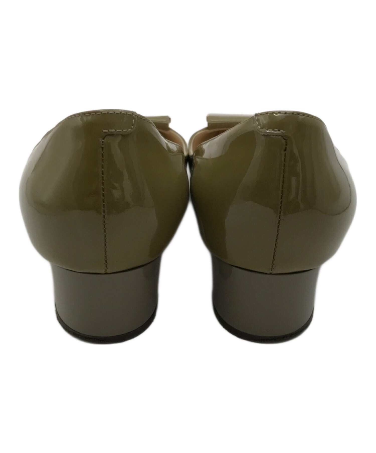 中古・古着通販】JIMMY CHOO (ジミーチュウ) エナメルパンプス カーキ