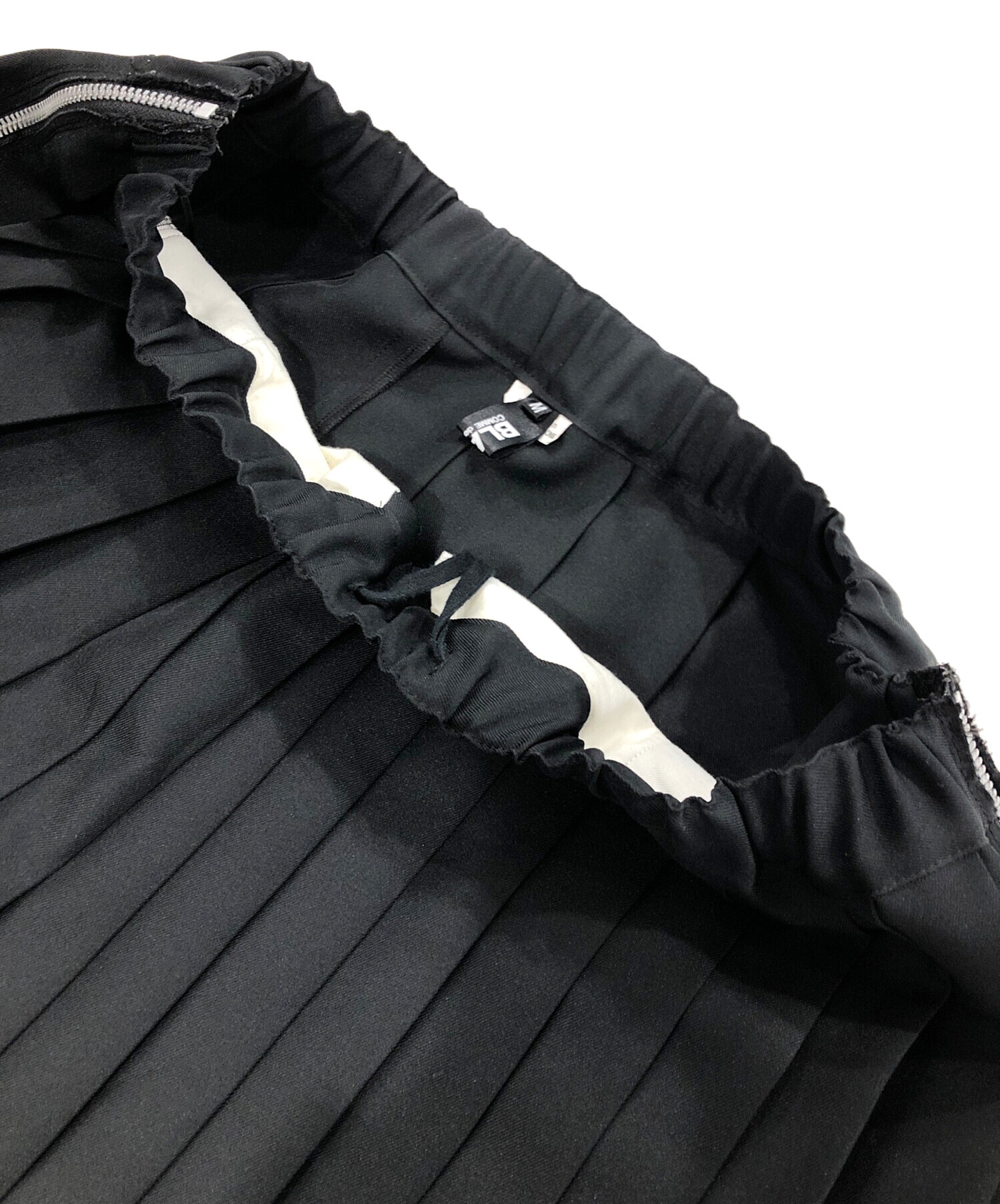 ブラックコムデギャルソン　サイドジッププリーツスカート 中古・古着通販】BLACK COMME des GARCONS (ブラックコムデギャルソン