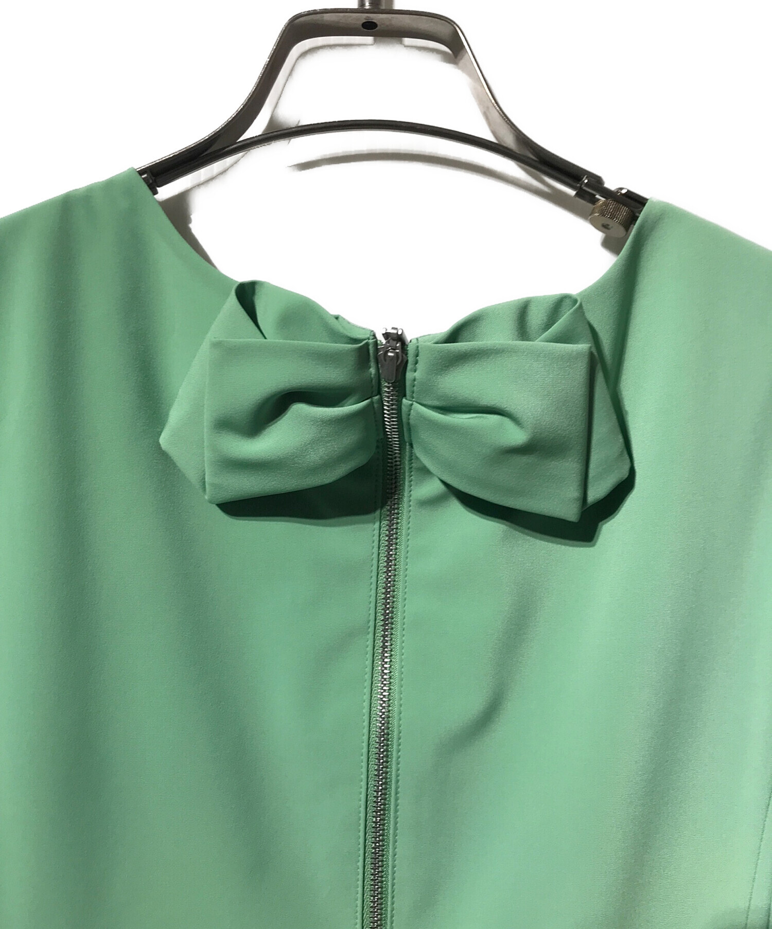 FOXEY NEW YORK グリーン ノースリーブ ワンピース 中古・古着通販】FOXEY NEWYORK (フォクシーニューヨーク) バック