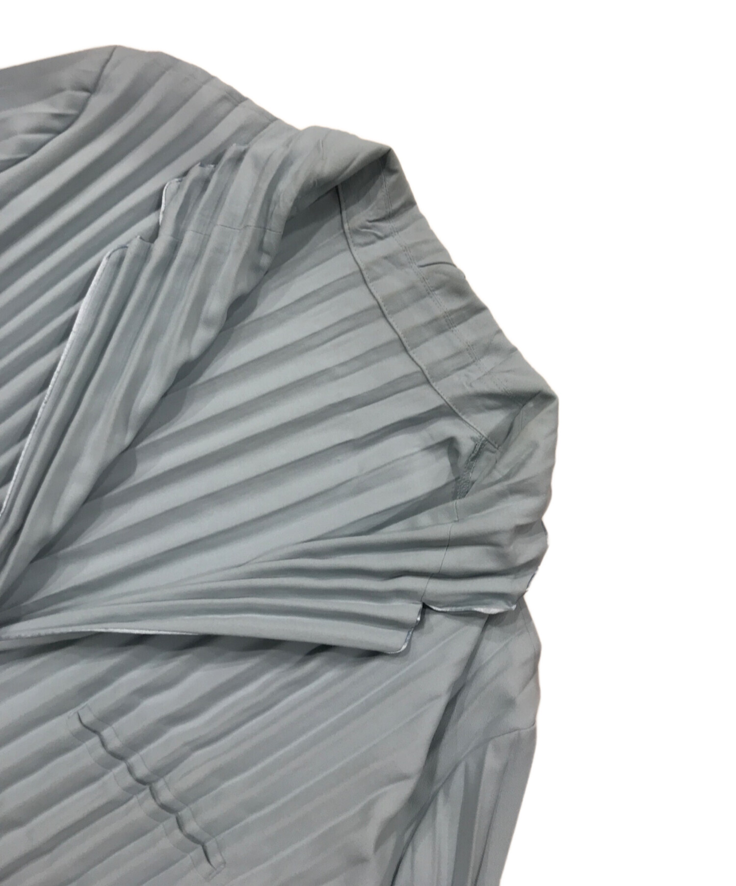 美品　イッセイミヤケ　プリーツ　ショートコート　ジャケット　シルバー　グレー　2 中古・古着通販】ISSEY MIYAKE (イッセイミヤケ) プリーツジャケット