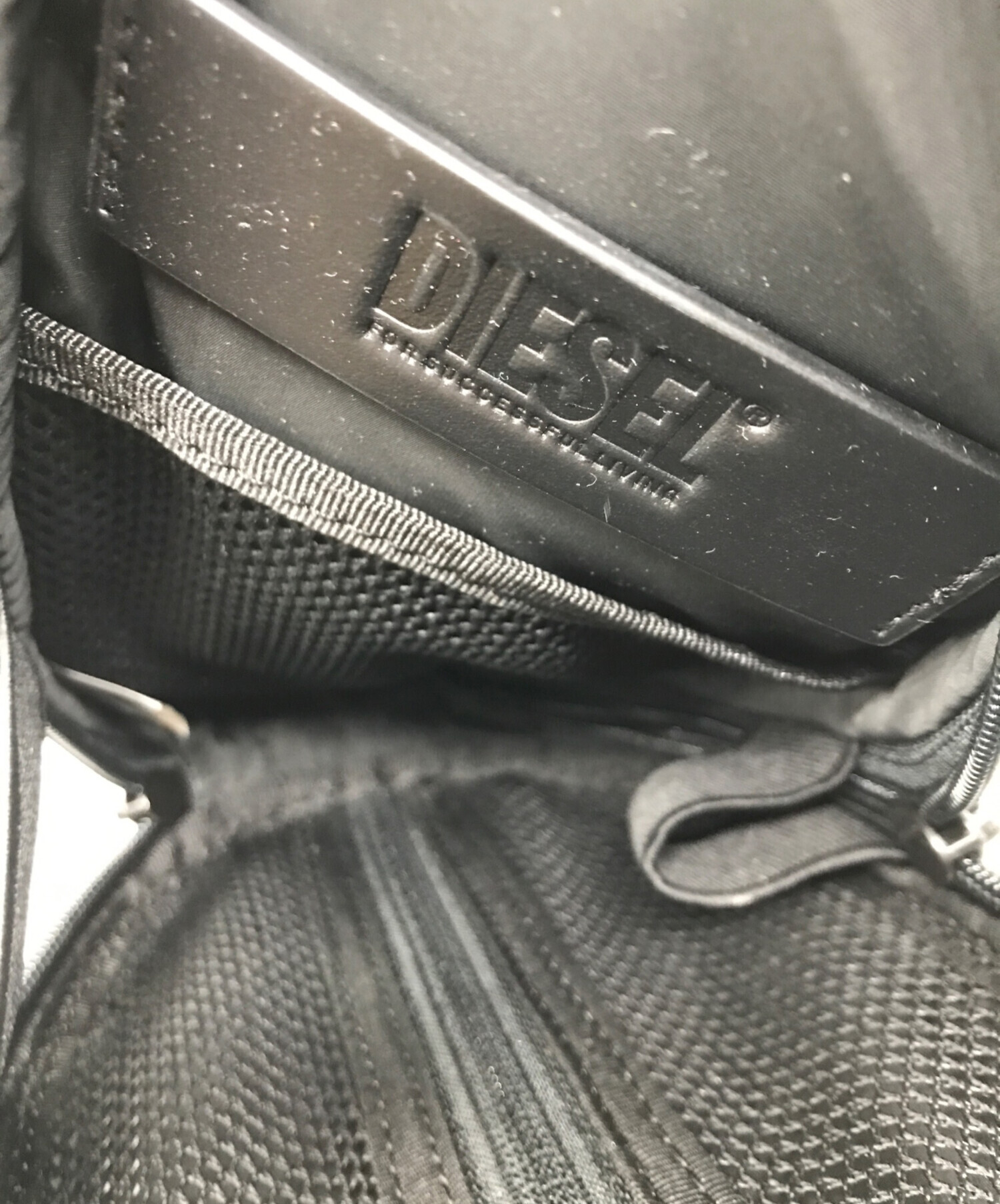 中古・古着通販】DIESEL (ディーゼル) 1DR-POD CROSSBODY ブラック 