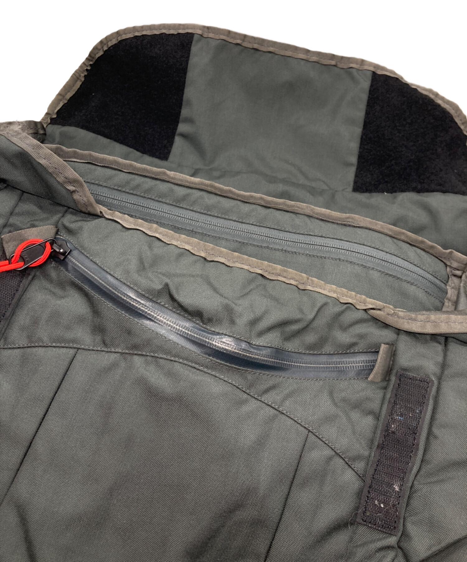 MYSTERY RANCH インベーダー　【廃盤】【希少品】グレー MYSTERY RANCH (ミステリーランチ) メッセンジャーバッグ インベーダー