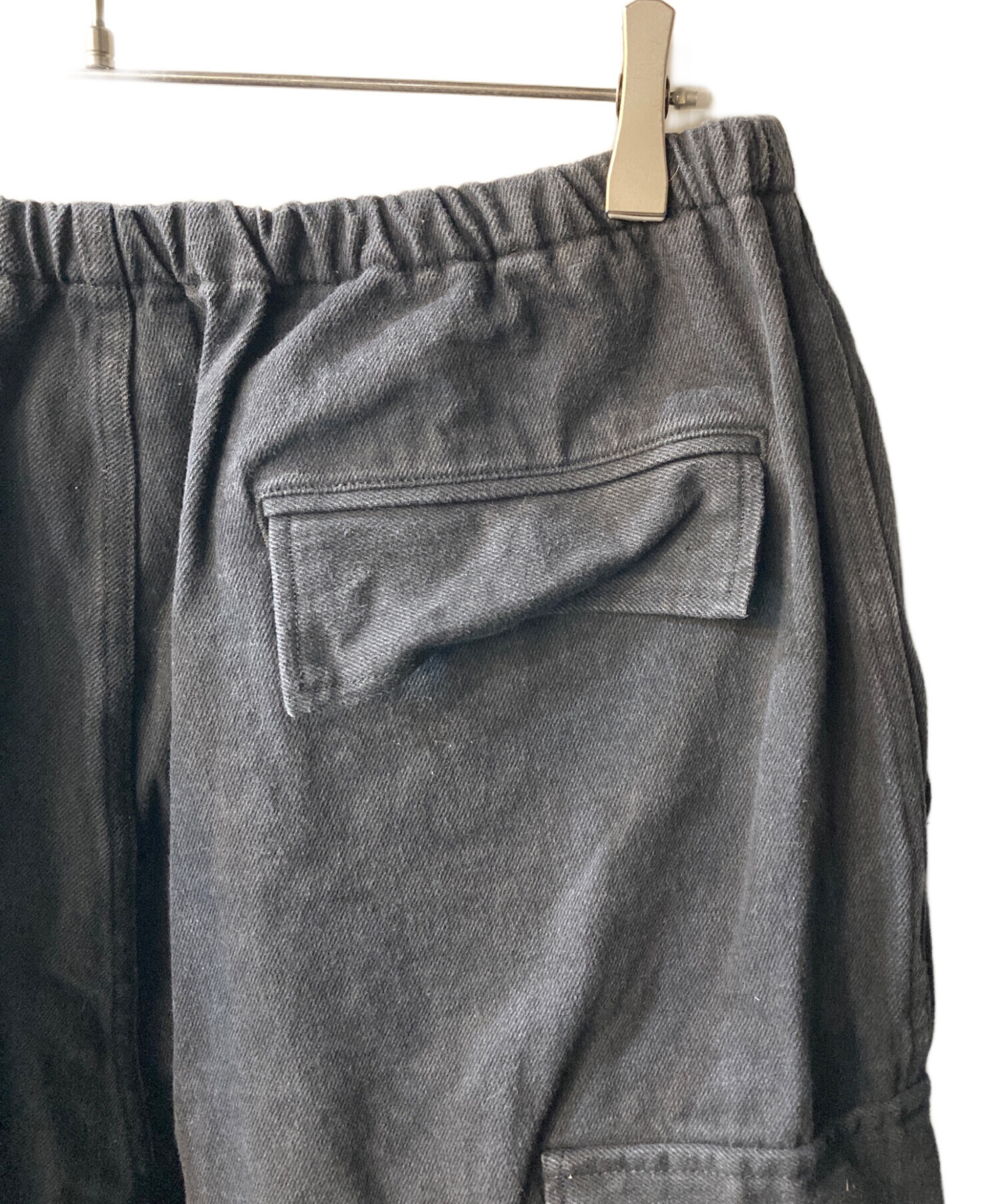 中古・古着通販】COMOLI (コモリ) ブラックドリル 6Pパンツ ブラック