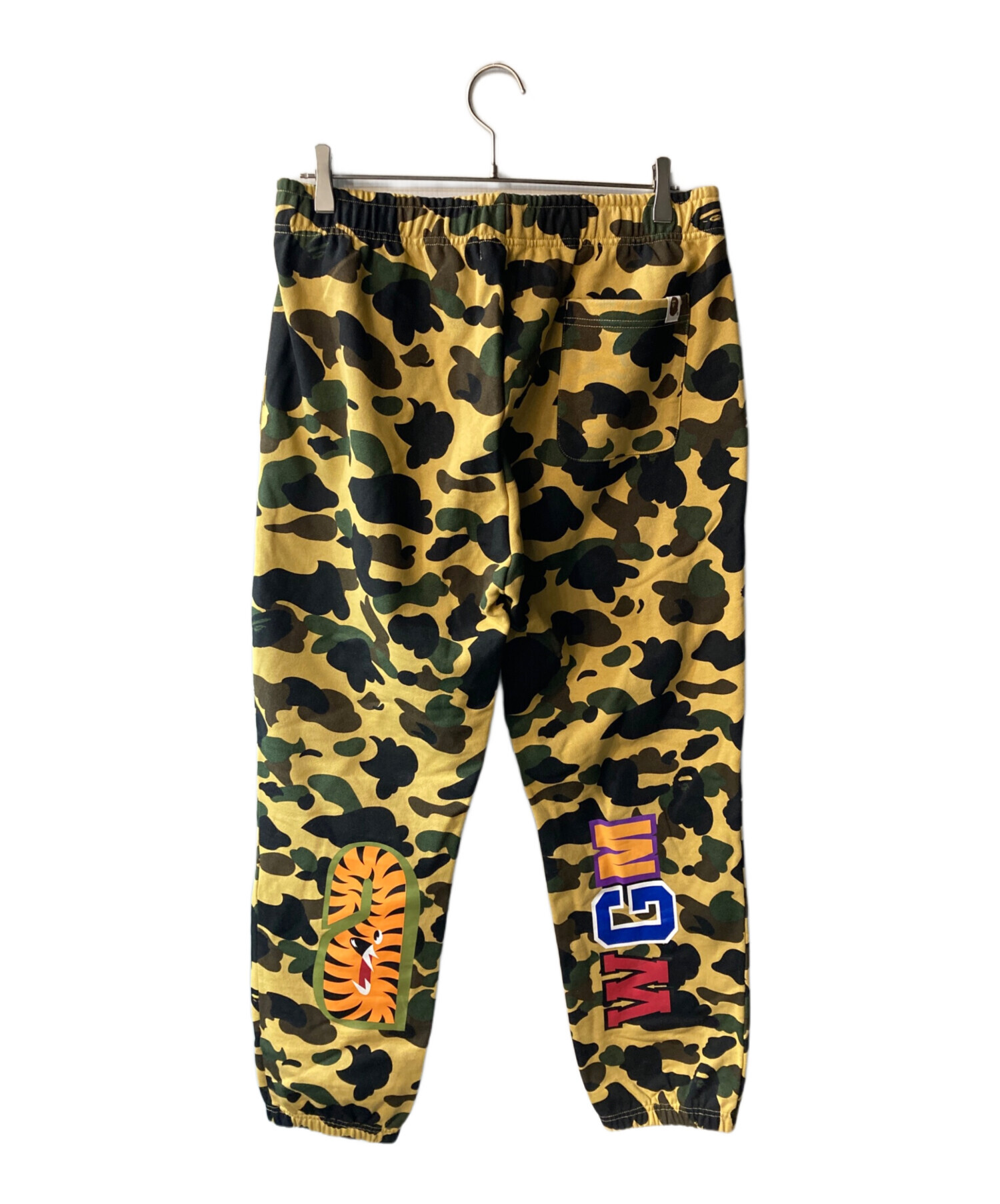 A BATHING APE® エイプ カモ シャーク パンツ タグ付き 中古・古着通販】A BATHING APE (アベイシングエイプ) 1St Camo Shark