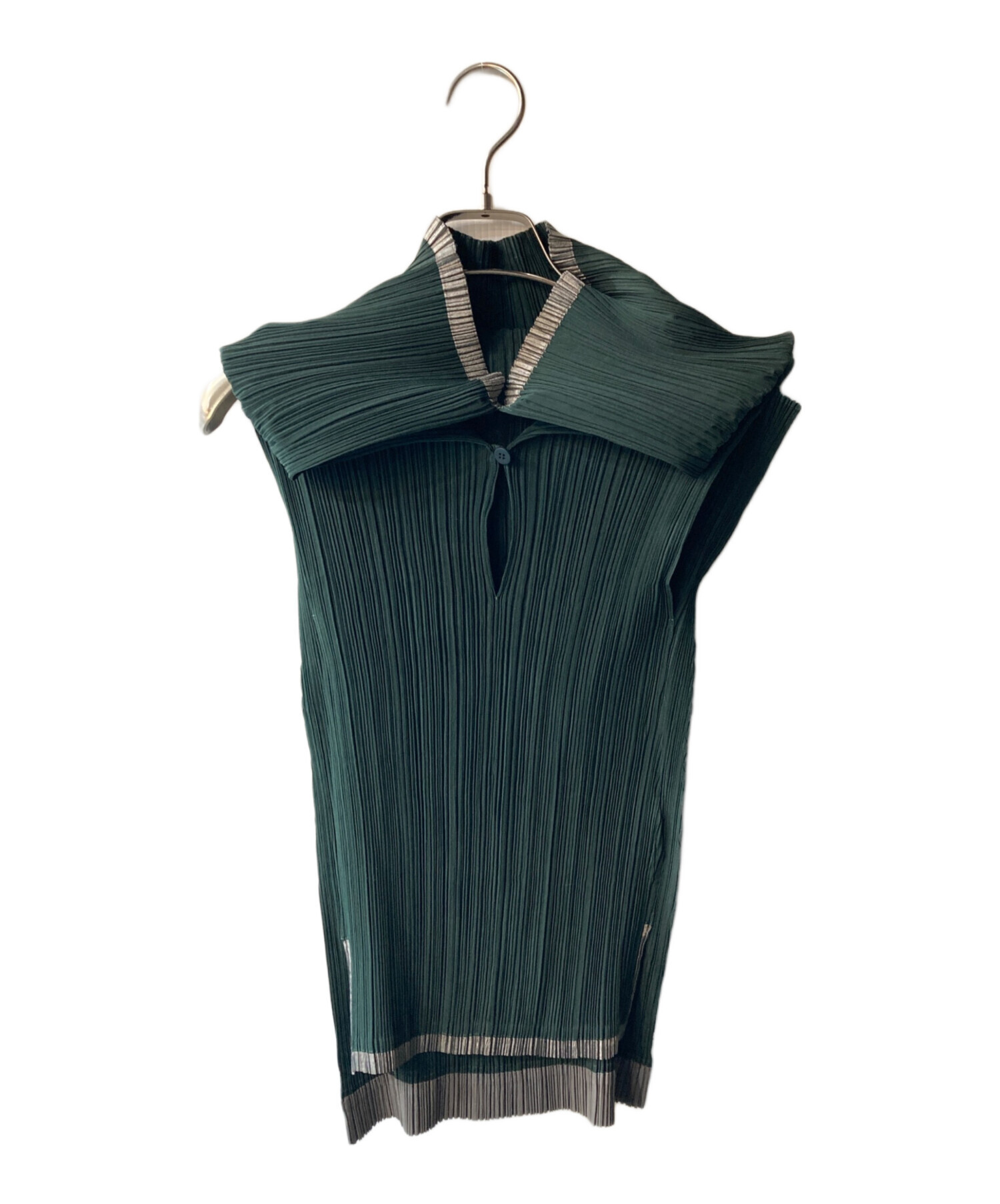 難あり ISSEY MIYAKE FETE イッセイミヤケ ノースリーブ ベスト 中古・古着通販】ISSEY MIYAKE FETE (イッセイミヤケフェット