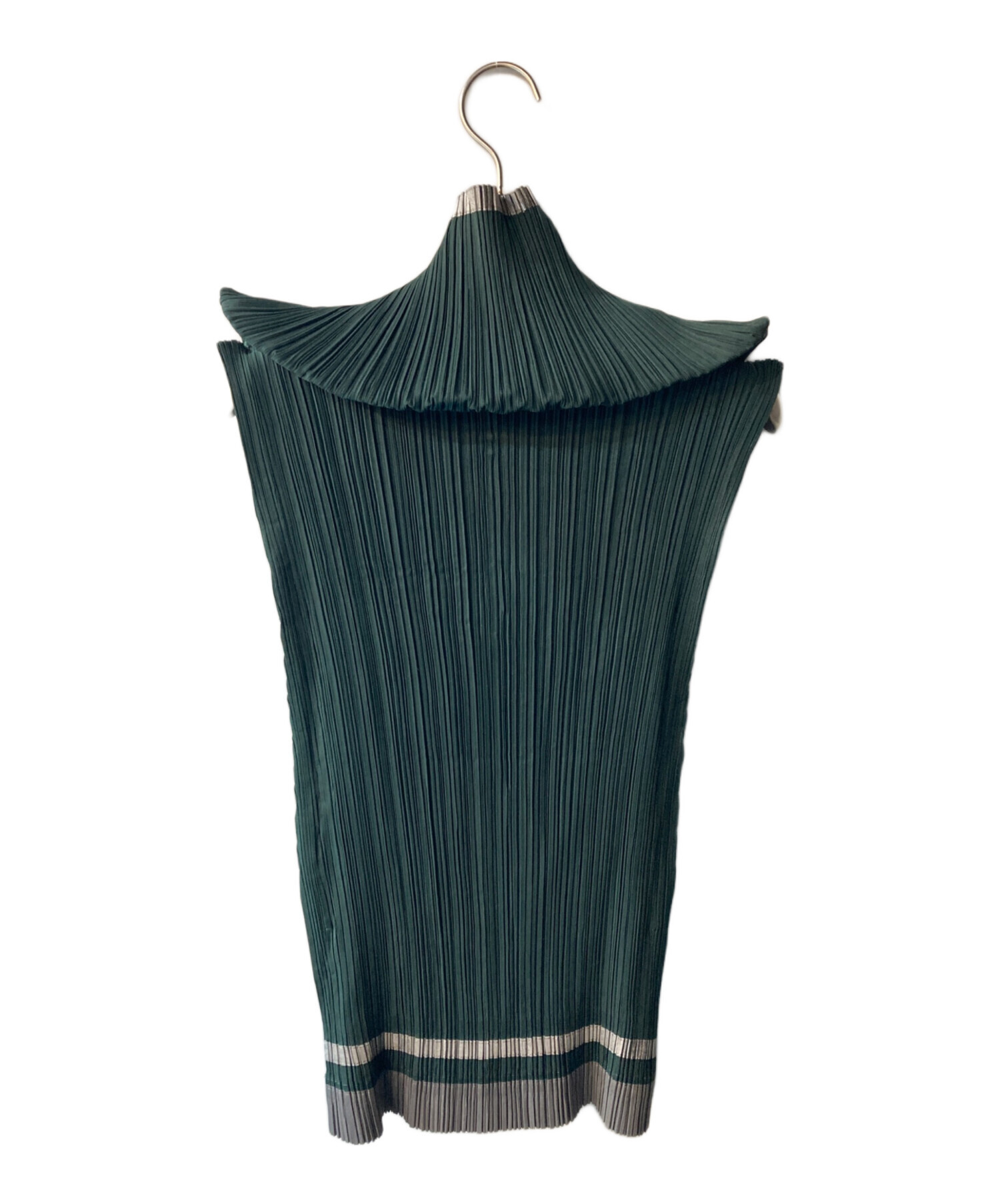 綺麗 イッセイミヤケ FETE プリーツ加工 ノースリーブトップス サイズ02 中古・古着通販】ISSEY MIYAKE FETE (イッセイミヤケフェット