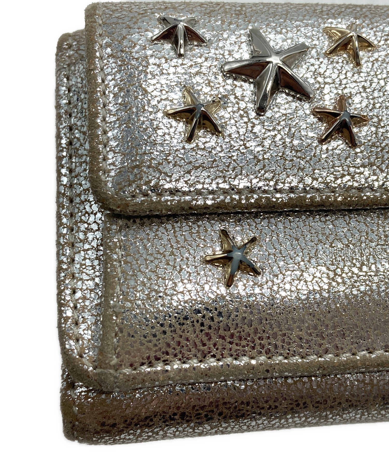 未使用品　jimmy choo 二つ折り財布　ゴールド 中古・古着通販】JIMMY CHOO (ジミーチュウ) 星型スタッズ3つ折り財布
