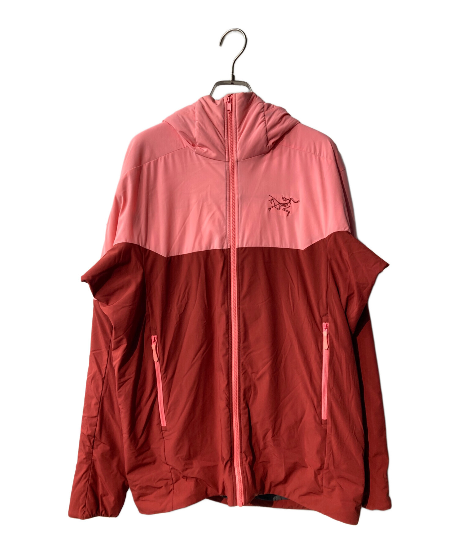 アークテリクス ナイロンフーディ サンウエストタグ UNISEX M レッド 中古・古着通販】ARC'TERYX (アークテリクス) Saber Insulated