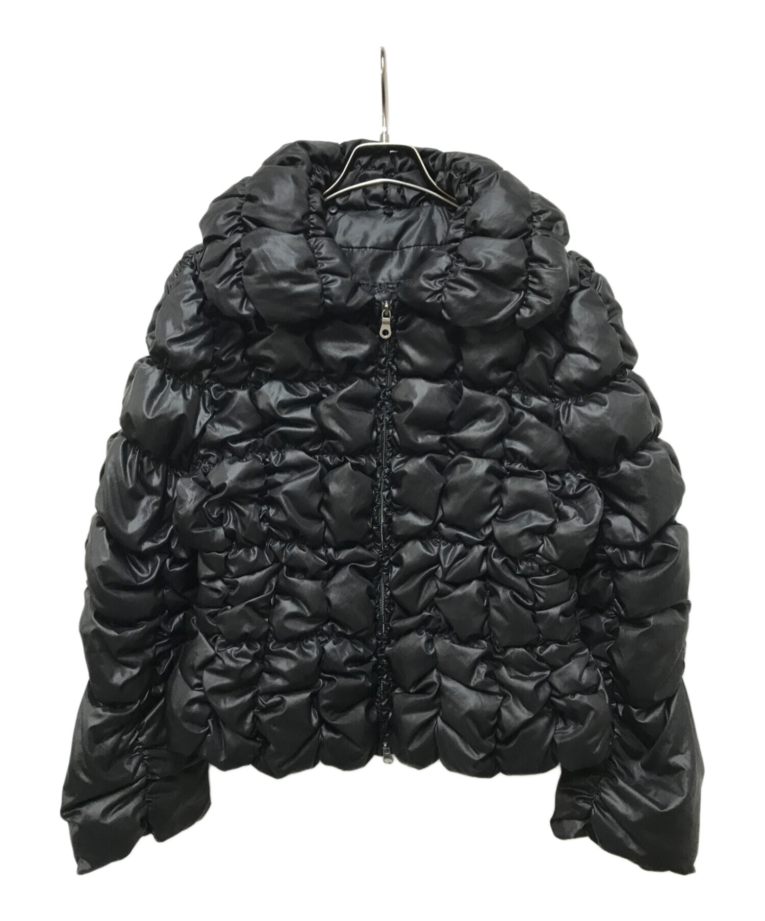 美品✨TO BE CHIC ダウンジャケット 42 黒 高級感 トゥービーシック 中古・古着通販】TO BE CHIC (トゥービーシック) デザインダウン