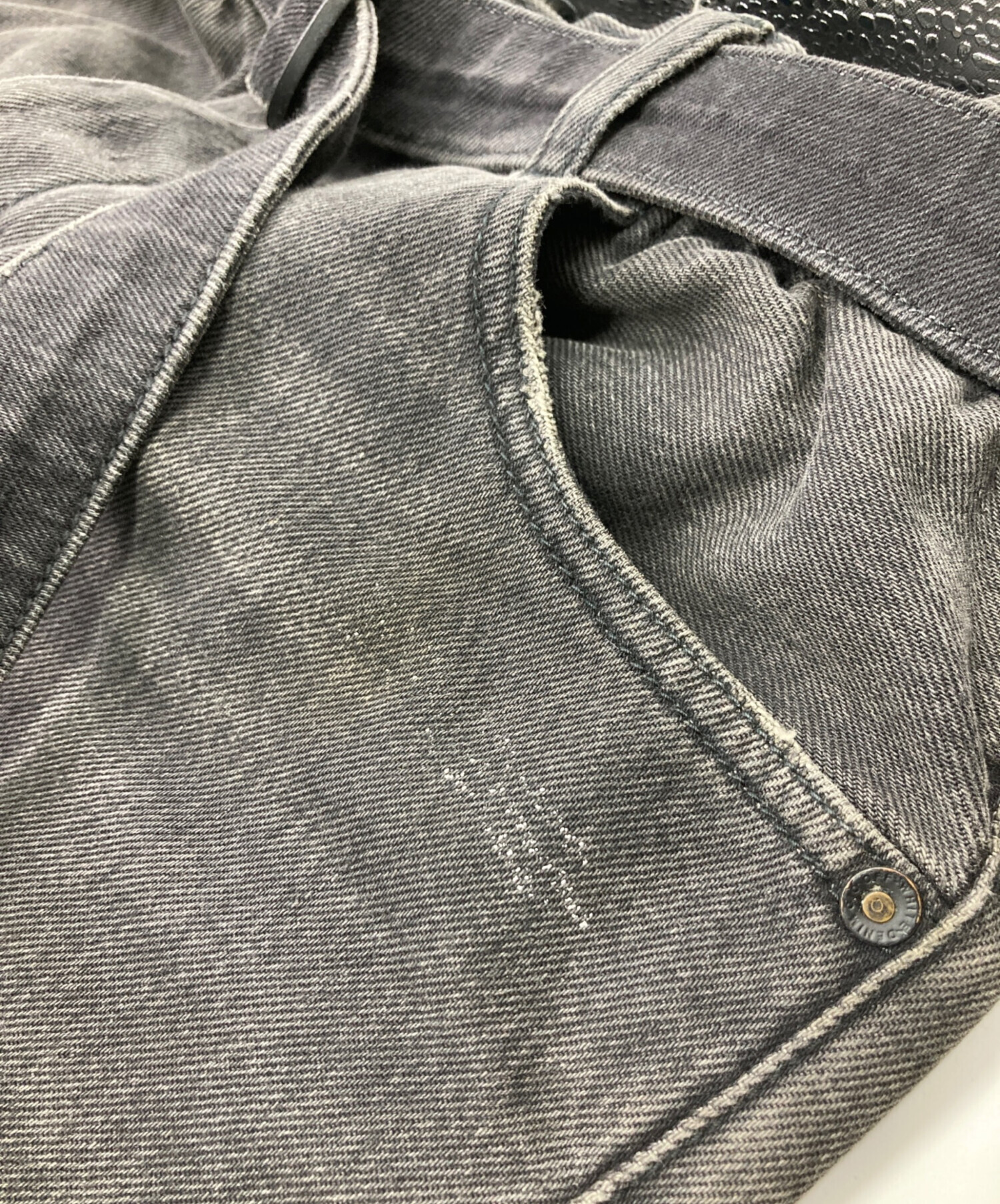 中古・古着通販】OFFWHITE (オフホワイト) Black Distressed Denim