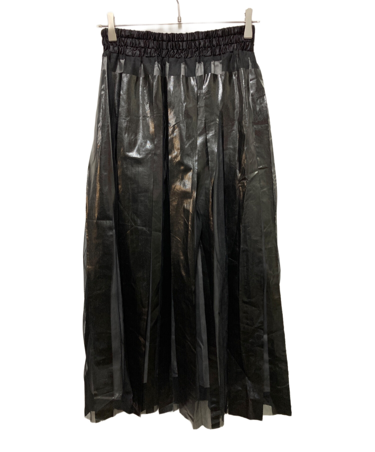 NAKAGAMI ナカガミ　黒とシルバーのプリーツスカート 中古・古着通販】NAKAGAMI (ナカガミ) ラバープリント・ハンドプリーツ