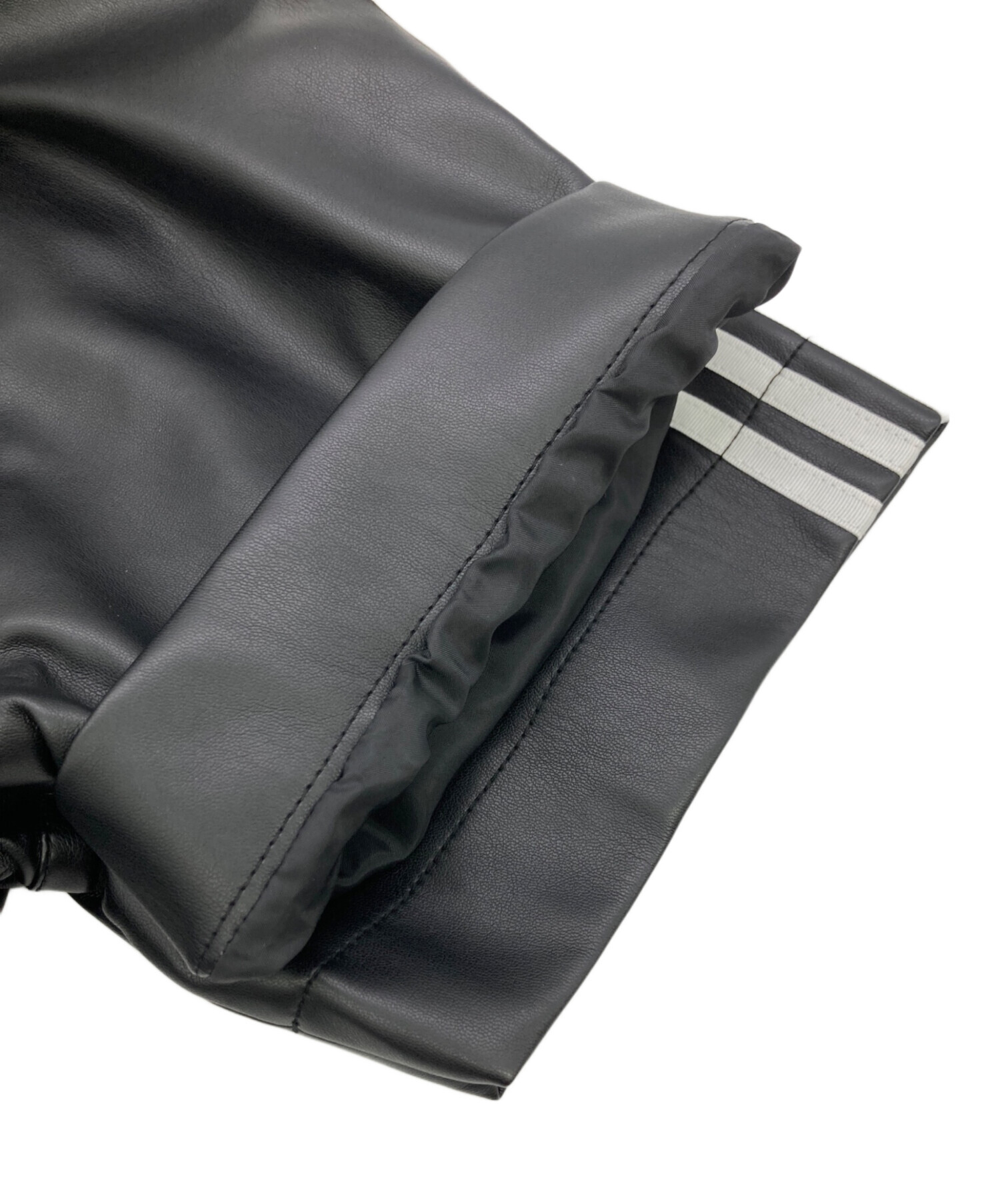 中古・古着通販】adidas (アディダス) フェイクレザーベースボール