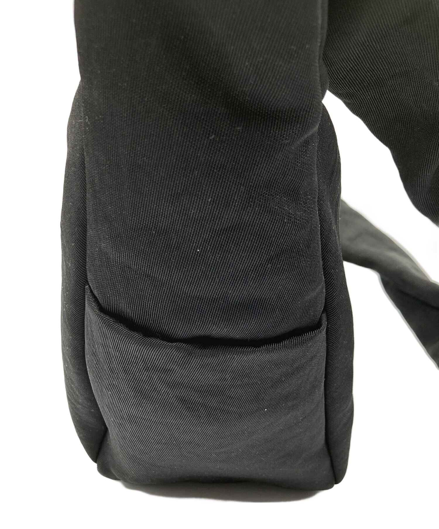 中古・古着通販】ITTI (イッチ) Annie Puffer Mini Moon Bag ブラック