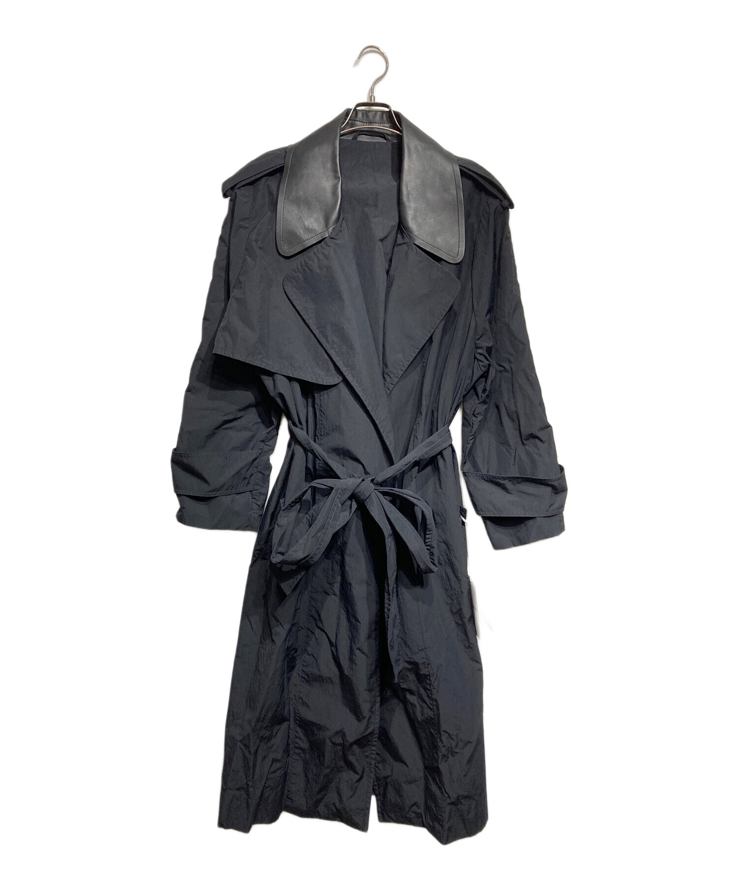 美品 SLVATORE FERRAGAMO トレンチコート L 黒 ブラック 中古・古着通販】Ferragamo (フェラガモ) 襟レザー切替ナイロン