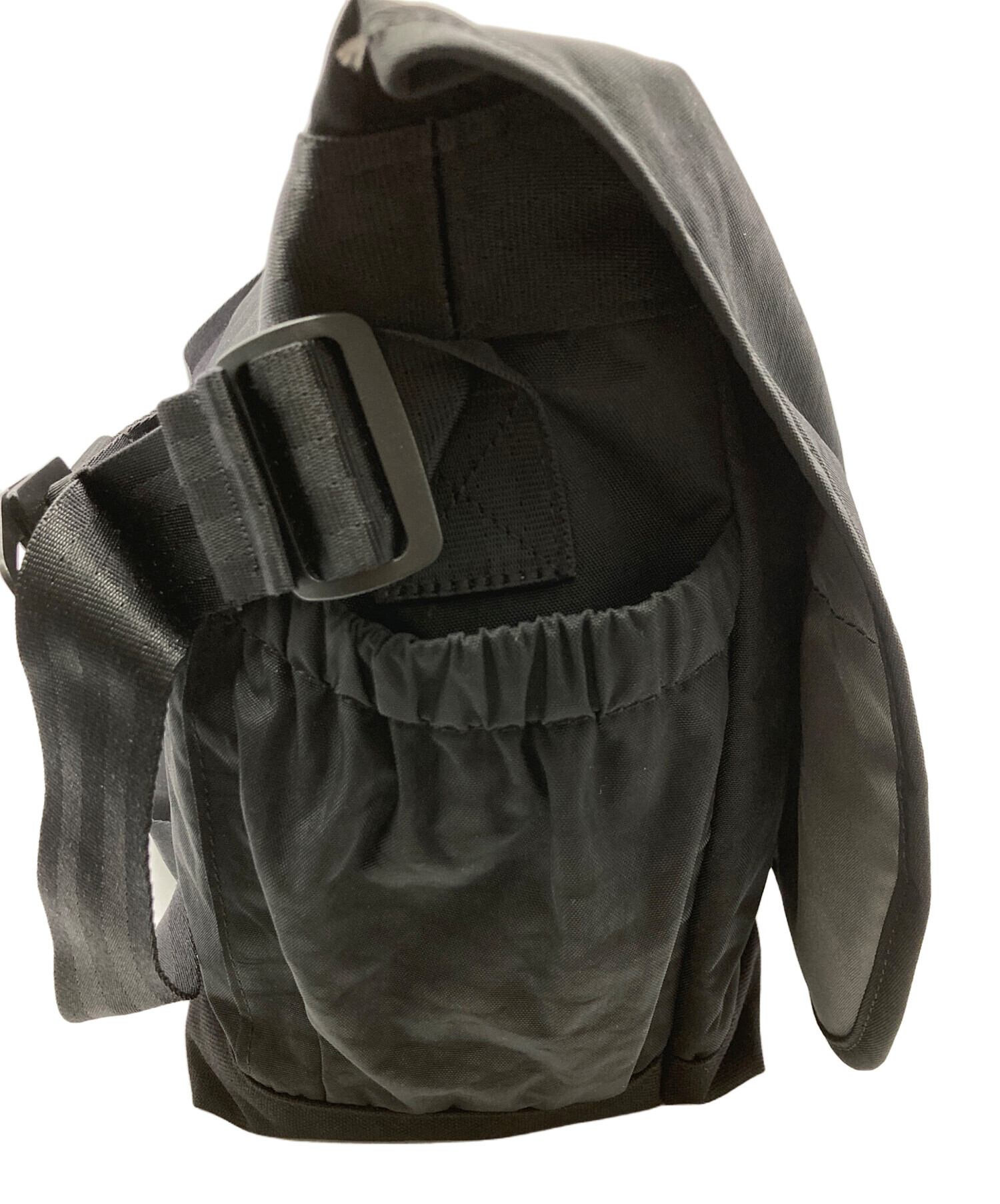 【値下げ】CHROME COURIER FLAP MSNGR 20L COURIER FLAP MSNGR 20L - BLACK CRINKLE【CHROME】 | FIT TWO