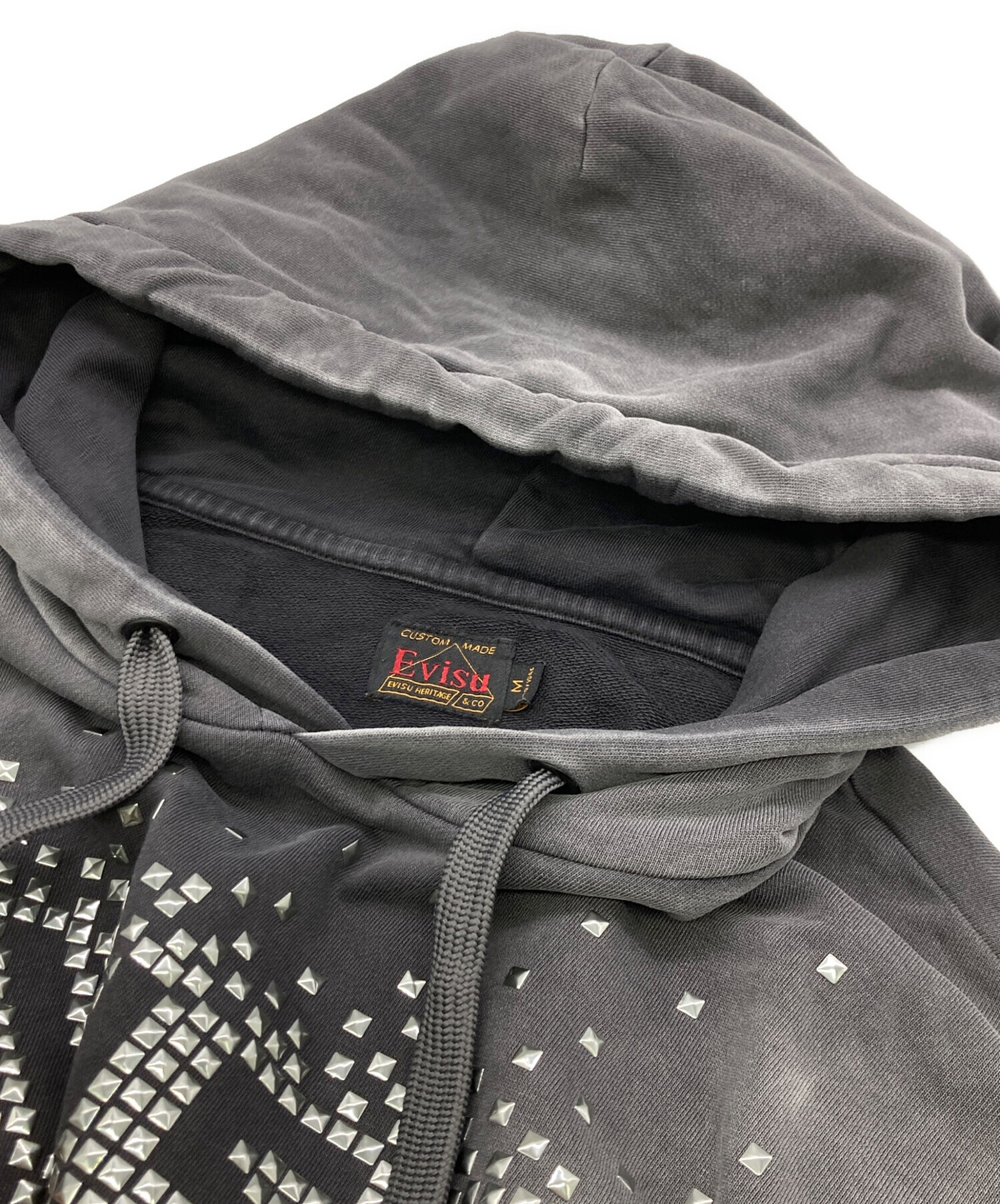 中古・古着通販】EVISU (エヴィス) スタッズロゴパーカー グレー