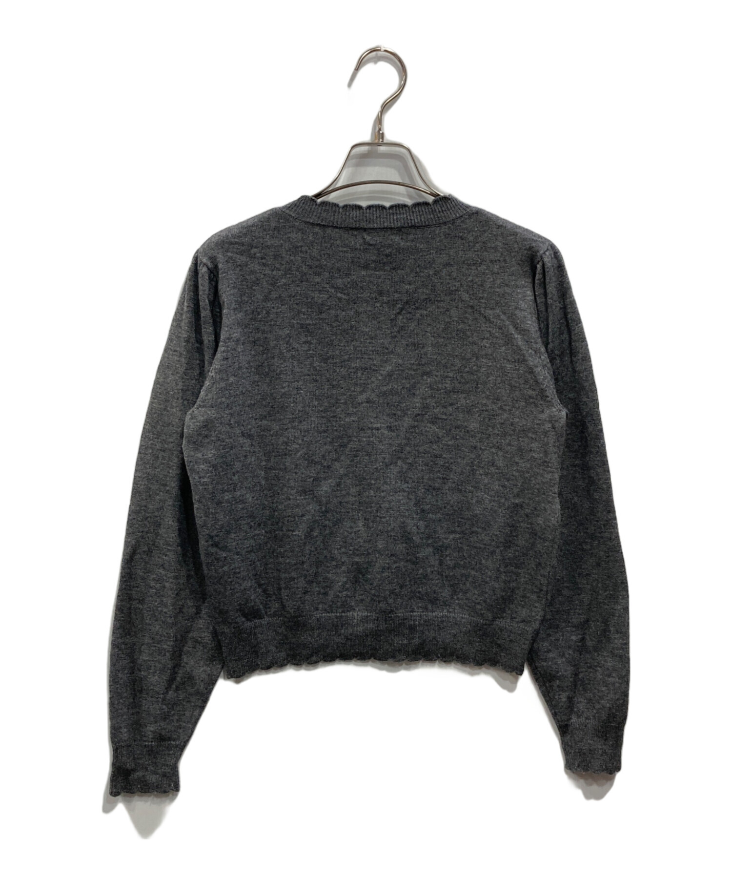 Bibiy グレー ニットセーター Bibiy. グレー ニットセーター 大きなホワイトカラー