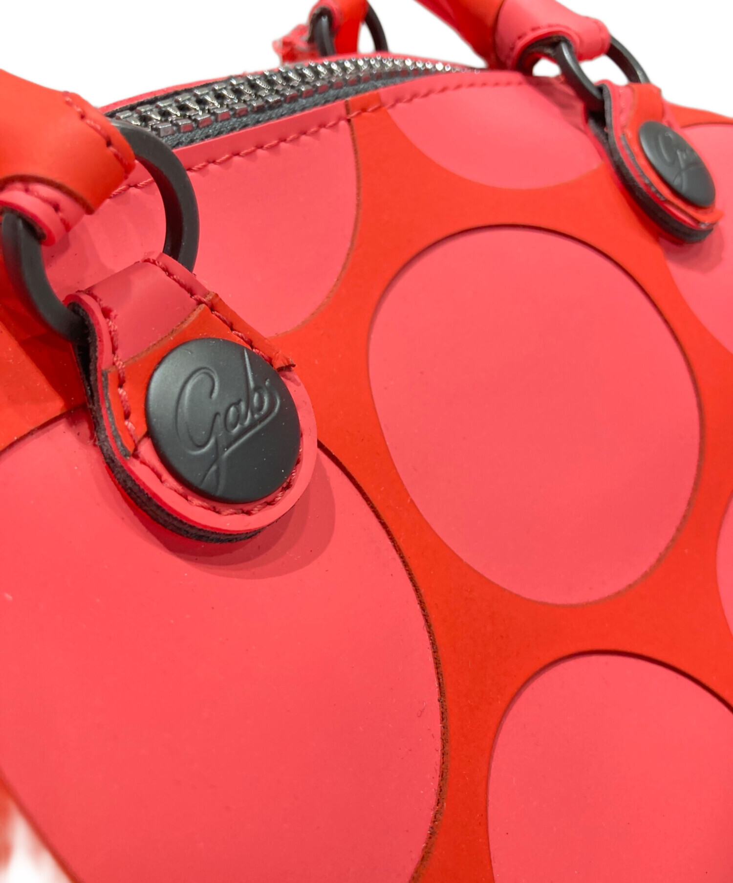 GABS バック　新品未使用品！ GABS(ガブス) / ショルダーバッグ/レザー/マルチカラー/総柄