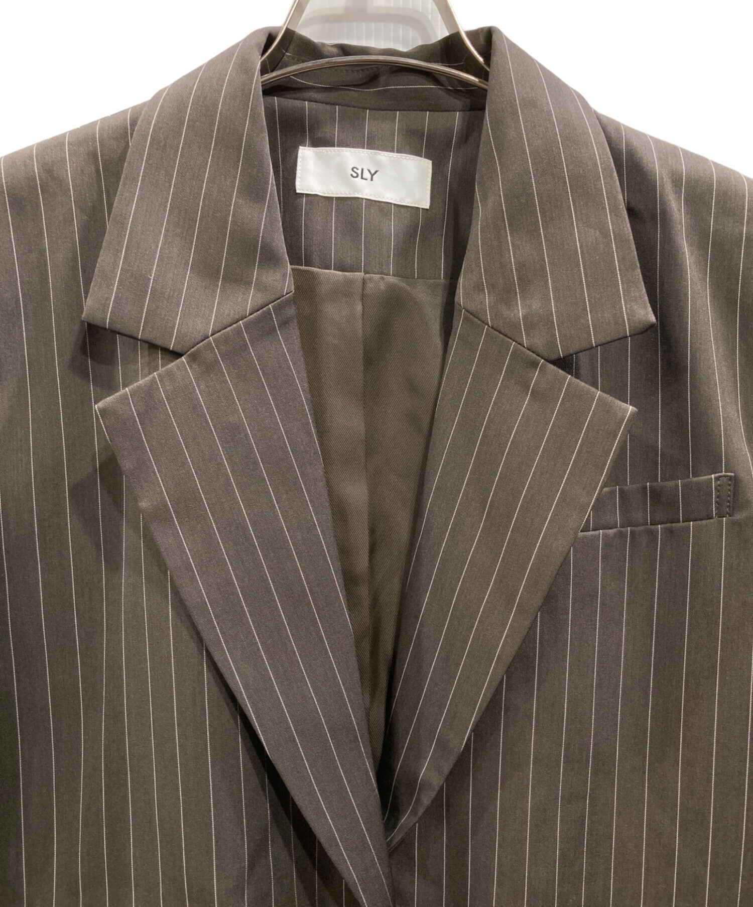 SLY ブラウンジャケット 最終値下げ 中古・古着通販】SLY (スライ) BOXY TAILORED ジャケット ブラウン