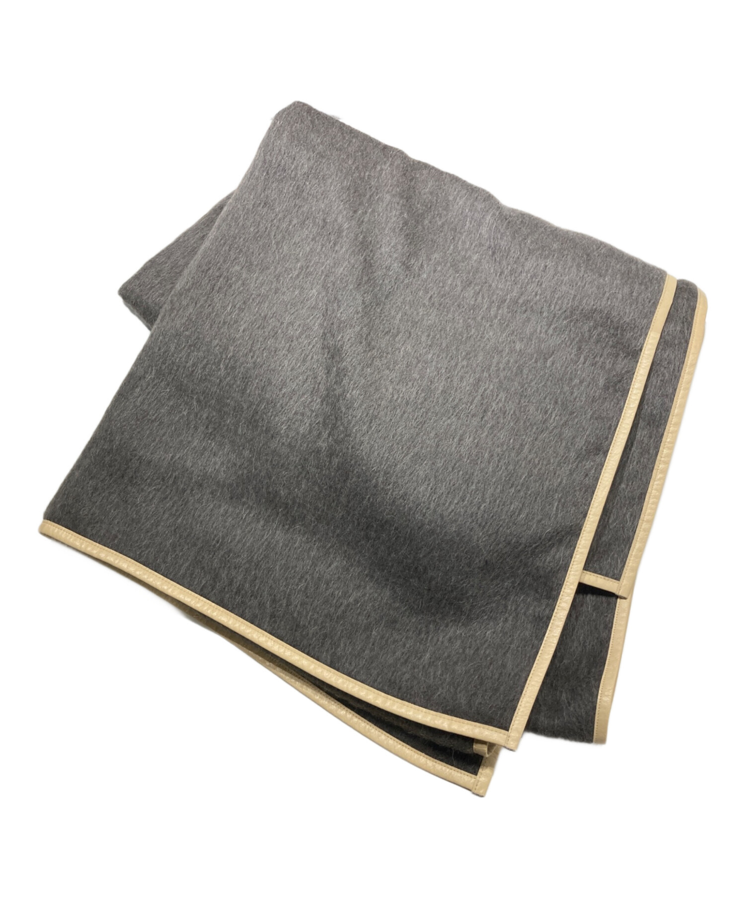 Chaos アソースメレ　レザートリミングアルパカストール Chaos（カオス）の「WEB先行予約レザートリミングストール（）」 - WEAR