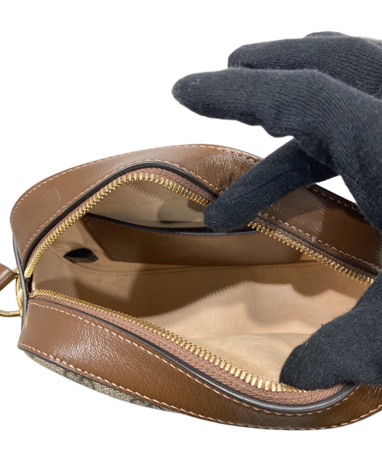 GUCCI ダークブラウン ショルダーバッグ 中古・古着通販】GUCCI (グッチ) ショルダーバッグ ブラウン｜ブランド