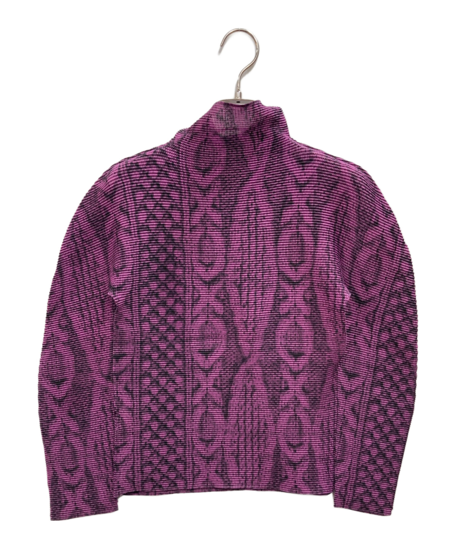 未使用品　イッセイミヤケ　me 幾何学模様 長袖ニットセーター 未使用品 イッセイミヤケ me 幾何学模様 長袖ニットセーター 未使用品