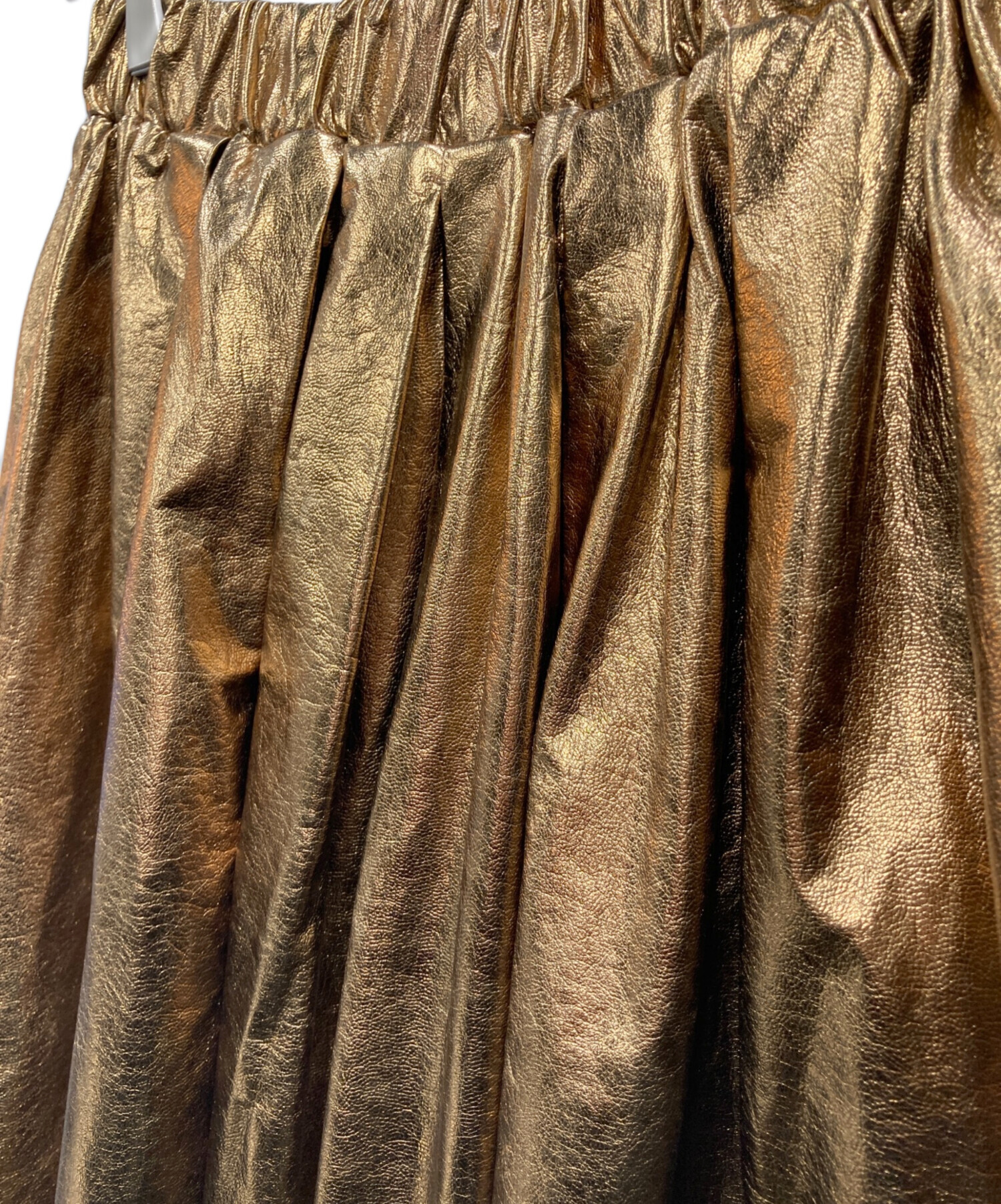 【新品未使用】machatt 完売品 メタリックスカート（ゴールド） 中古・古着通販】machatt (マチャット) メタリックスカート ゴールド