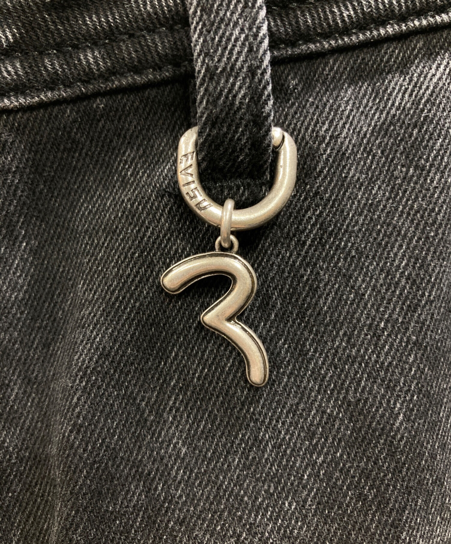 中古・古着通販】EVISU (エヴィス) 刺し子猫大黒デニムパンツ グレー
