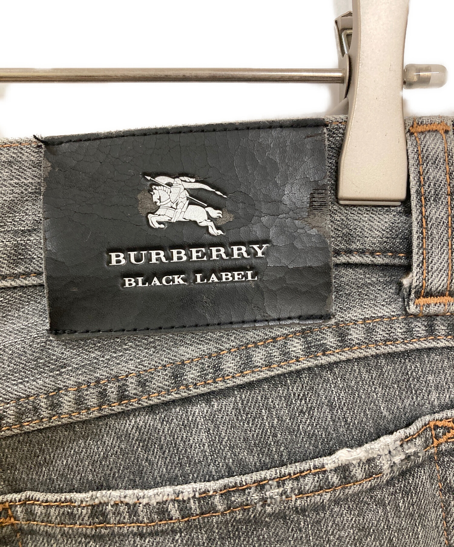 BURBERRY ダメージ加工デニムパンツ