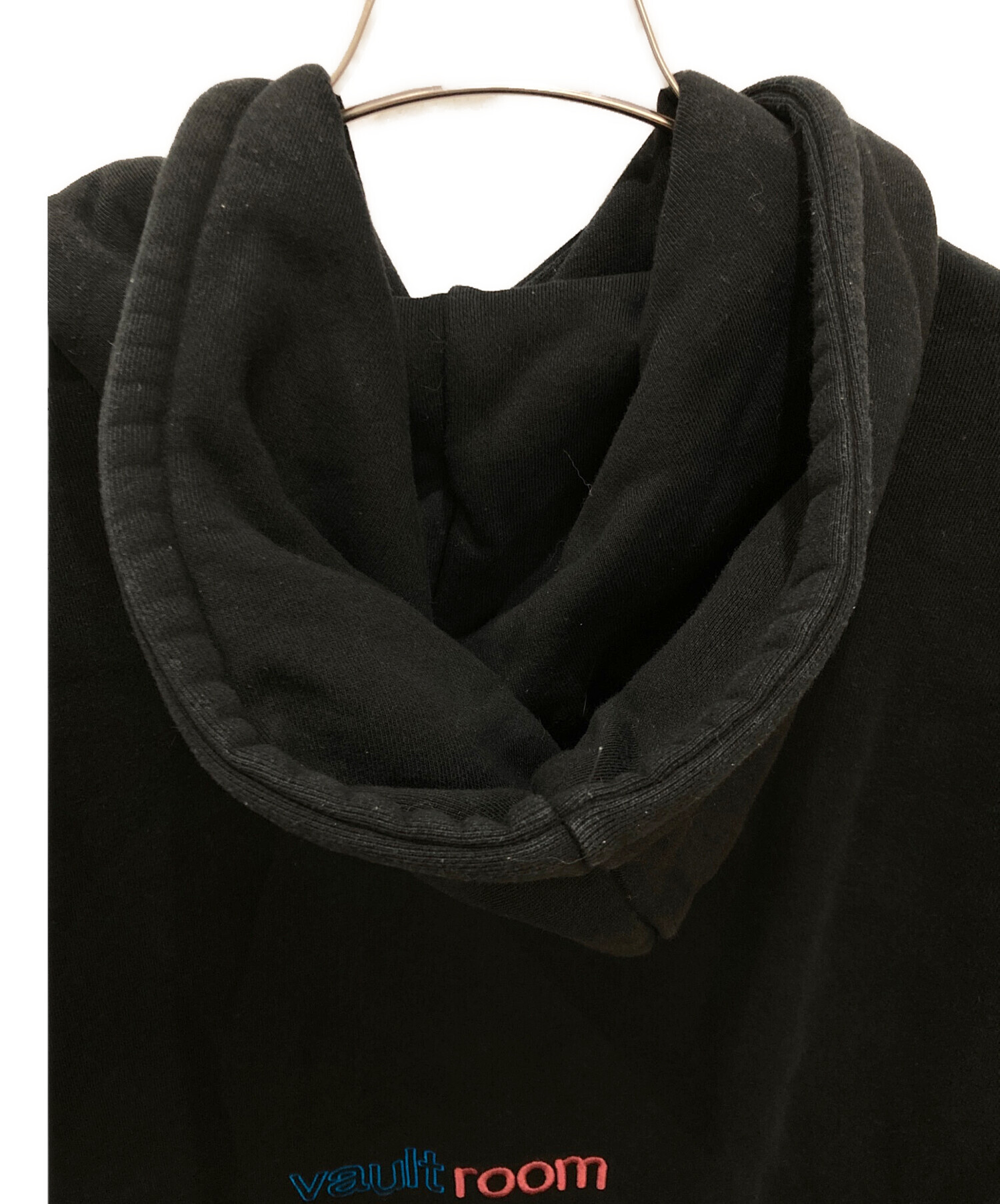 中古・古着通販】VAULTROOM (ボルトルーム) GAWR GURA HOODIE ブラック 