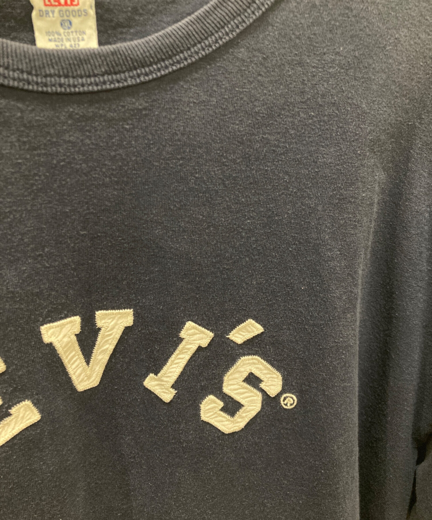 リーバイスTシャツデッドストック 中古・古着通販】LEVI'S (リーバイス) 刺繍tシャツ ネイビー サイズ:XL