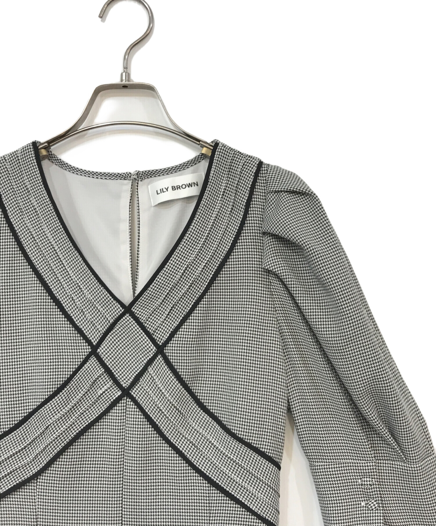 リリーブラウン クロスデザインストレートワンピース リリーブラウン