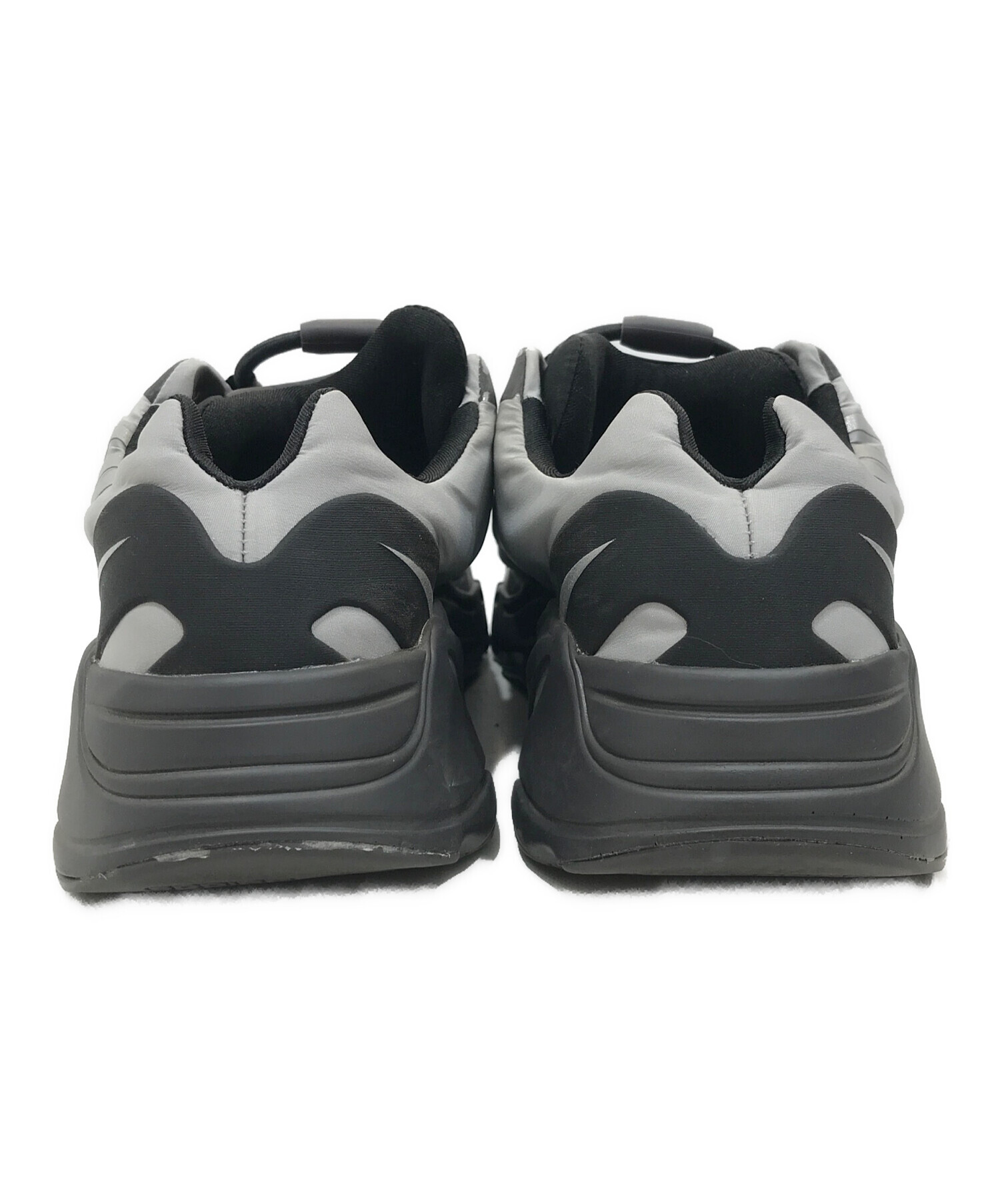 中古・古着通販】adidas (アディダス) YZY 700 MNVN METALLIC グレー 
