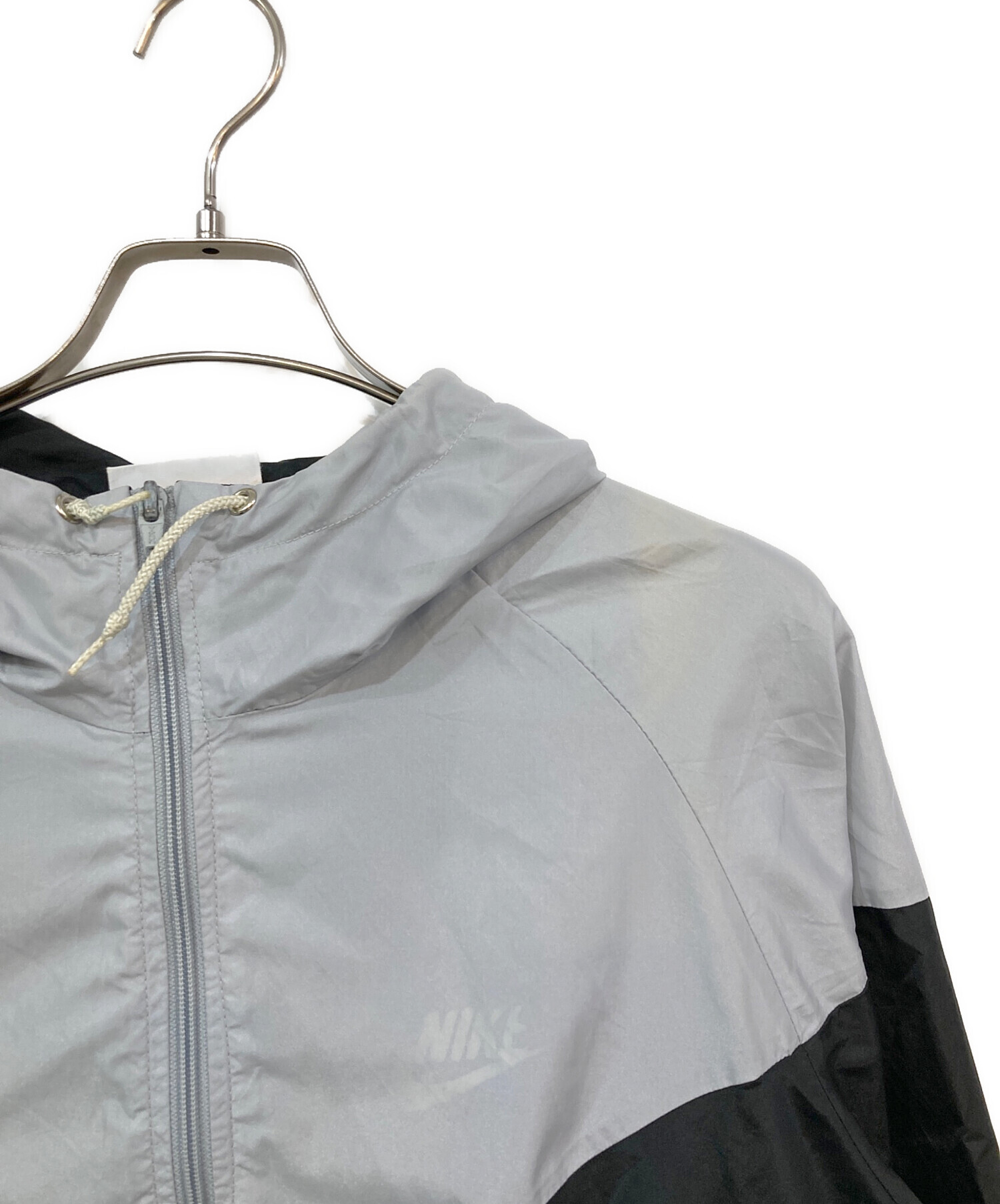 Nike グレー ナイロンジャケット Lサイズ 中古・古着通販】NIKE (ナイキ) ナイロンジャケット グレー サイズ