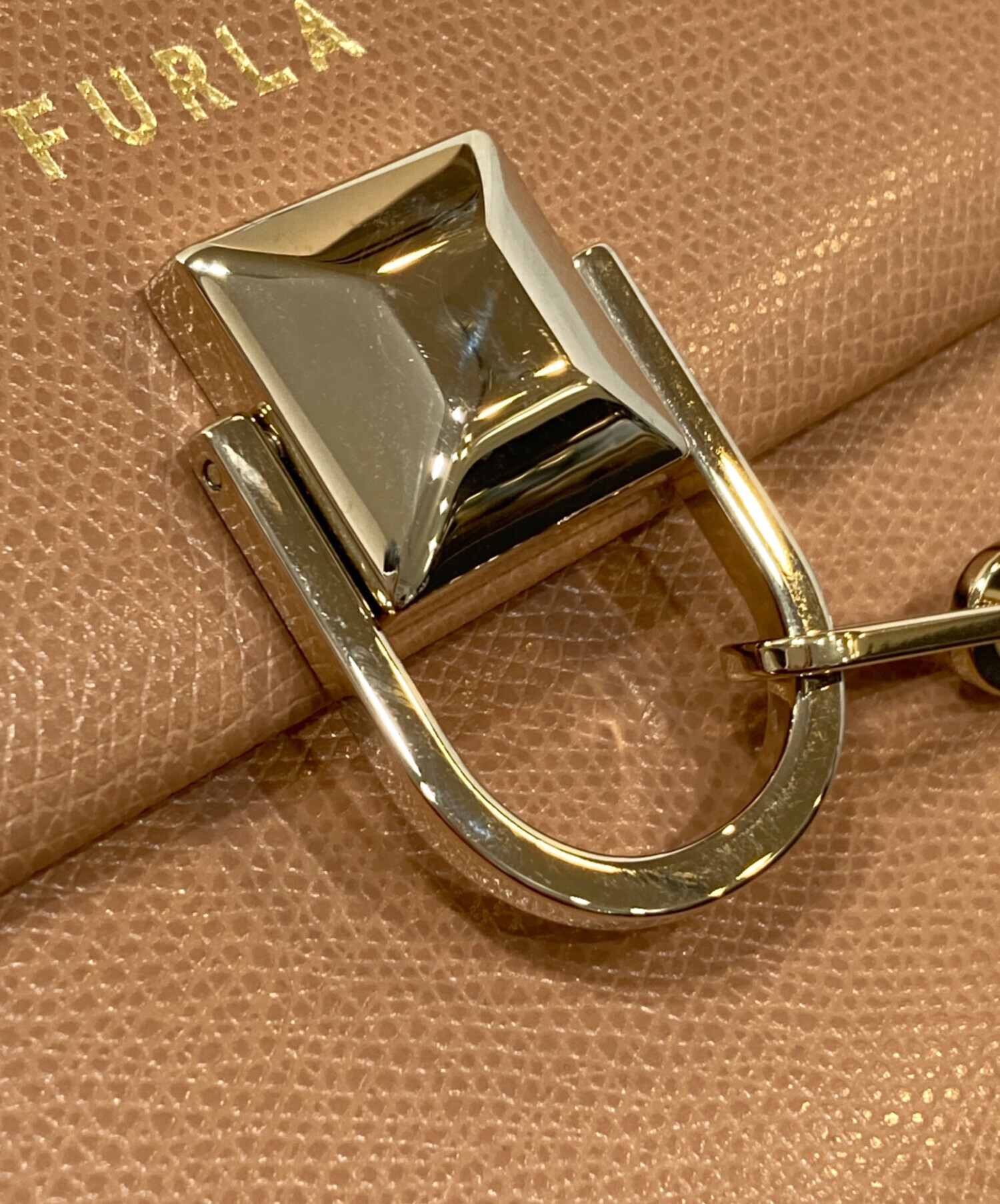 中古・古着通販】FURLA (フルラ) ハイパーハンドバッグ ピンク 