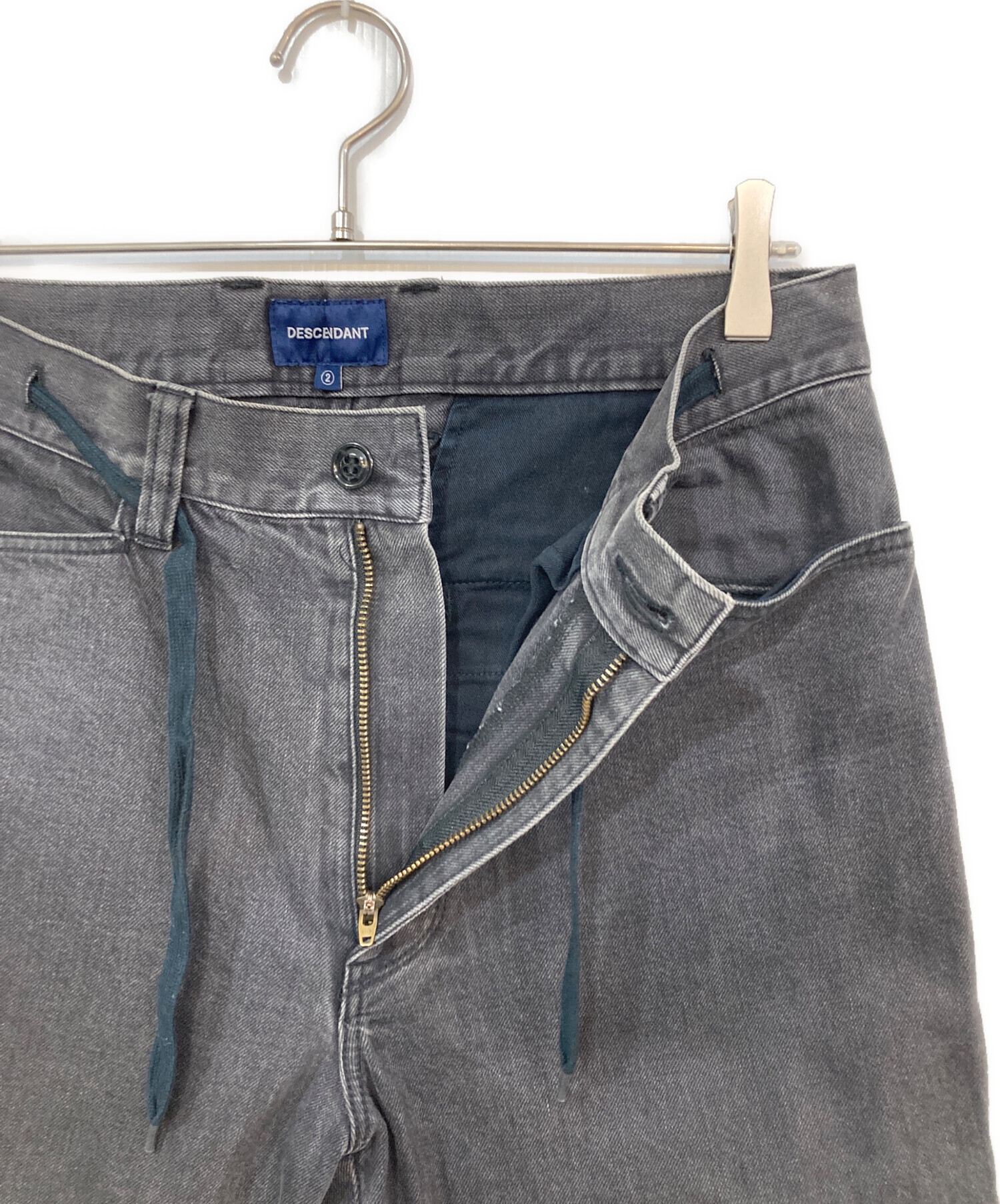 中古・古着通販】DESCENDANT (ディセンダント) デニムパンツ グレー