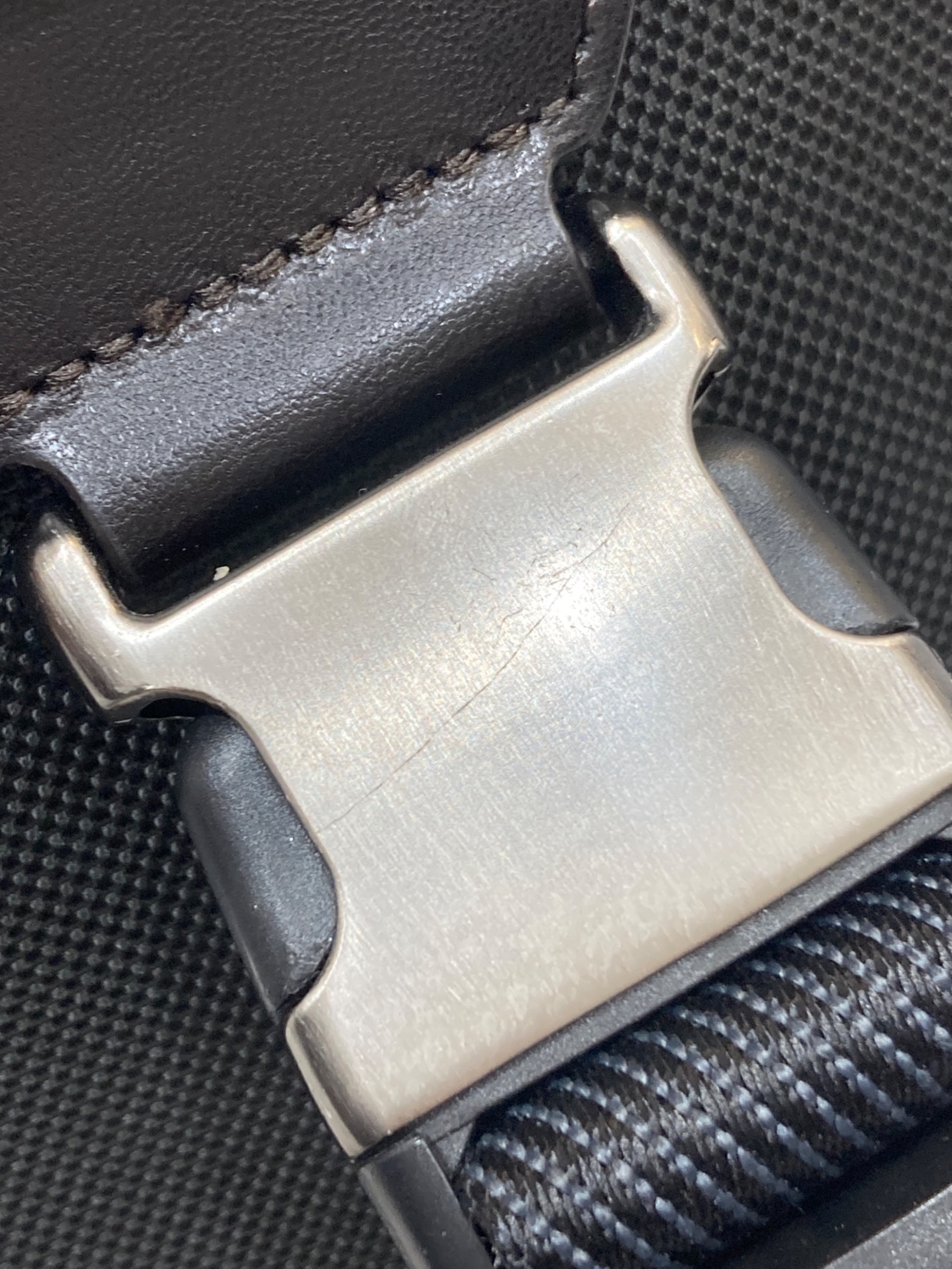 中古・古着通販】TUMI (トゥミ) Woodland Sling Bag 2 In 1 ブラック 